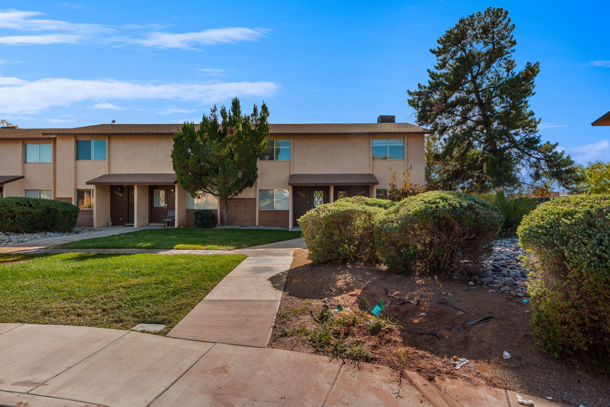 COLOR VIEW TOWNHOMES - Residential