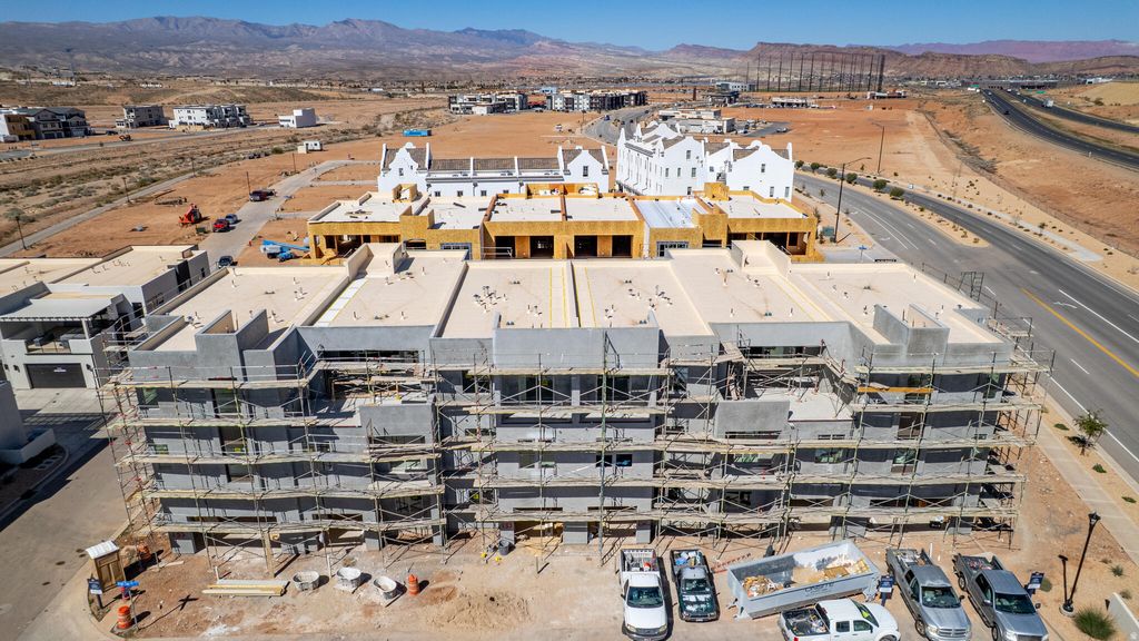 Photo of 684 W High Tide Place 131 #131, Saint George, UT 84790 (MLS # 26-271778)