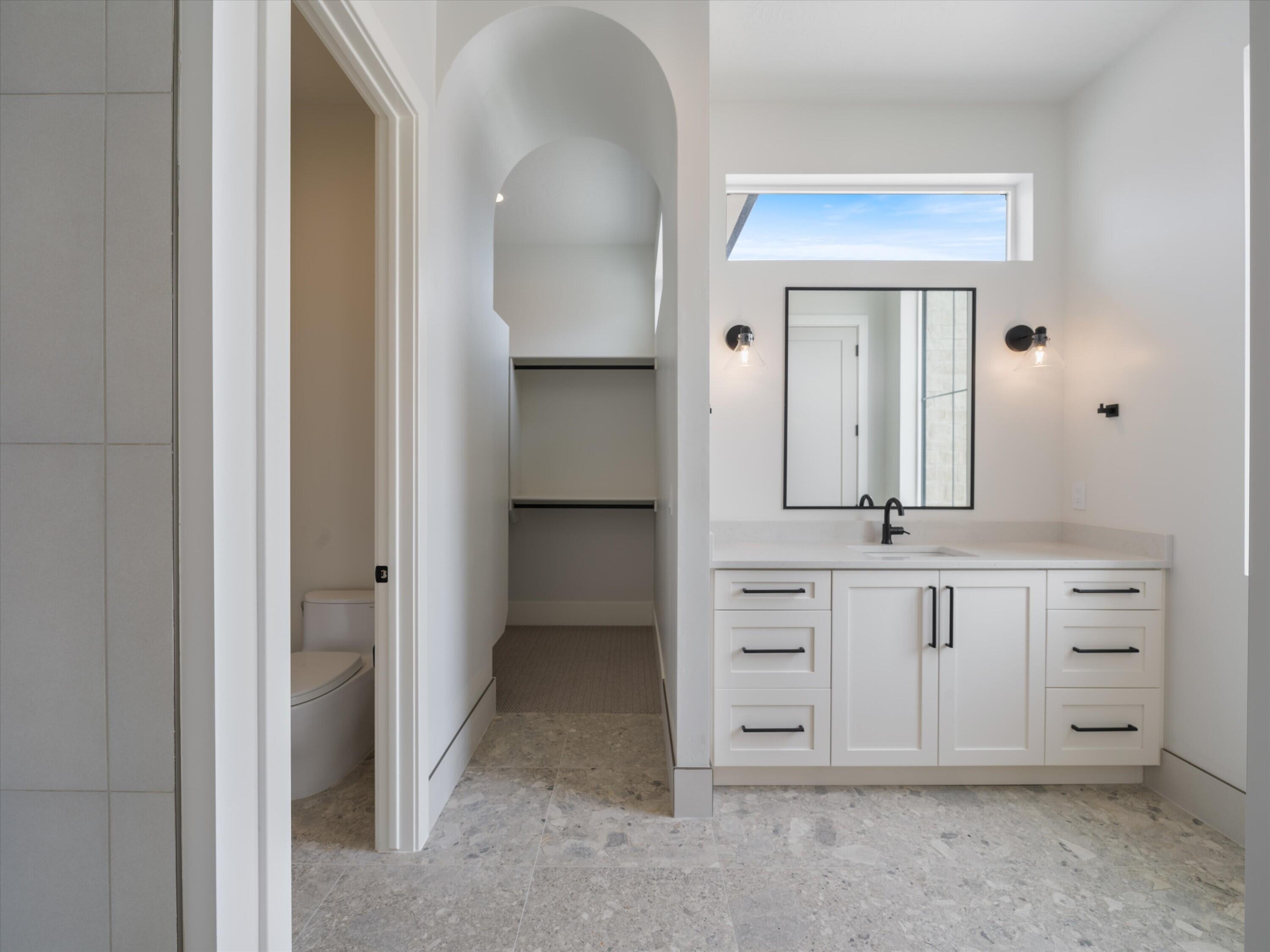 SCENIC POINTE - Residential