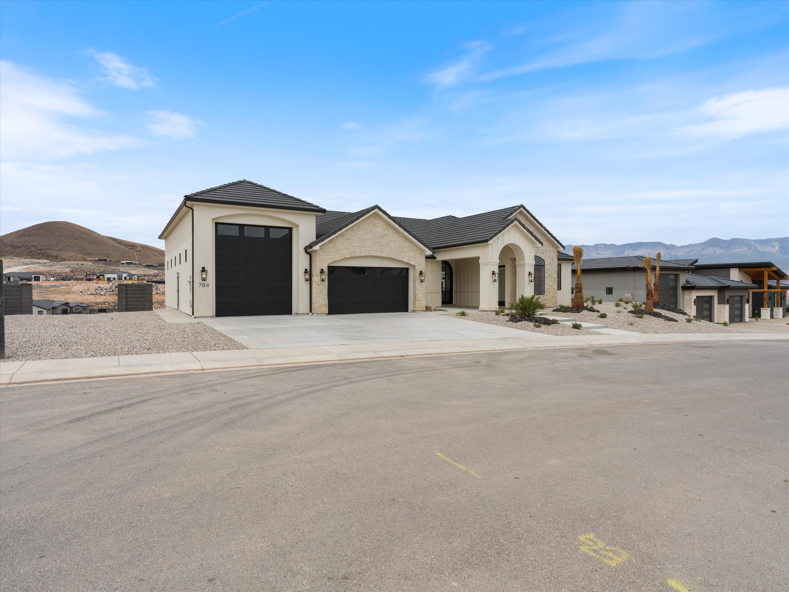 SCENIC POINTE - Residential