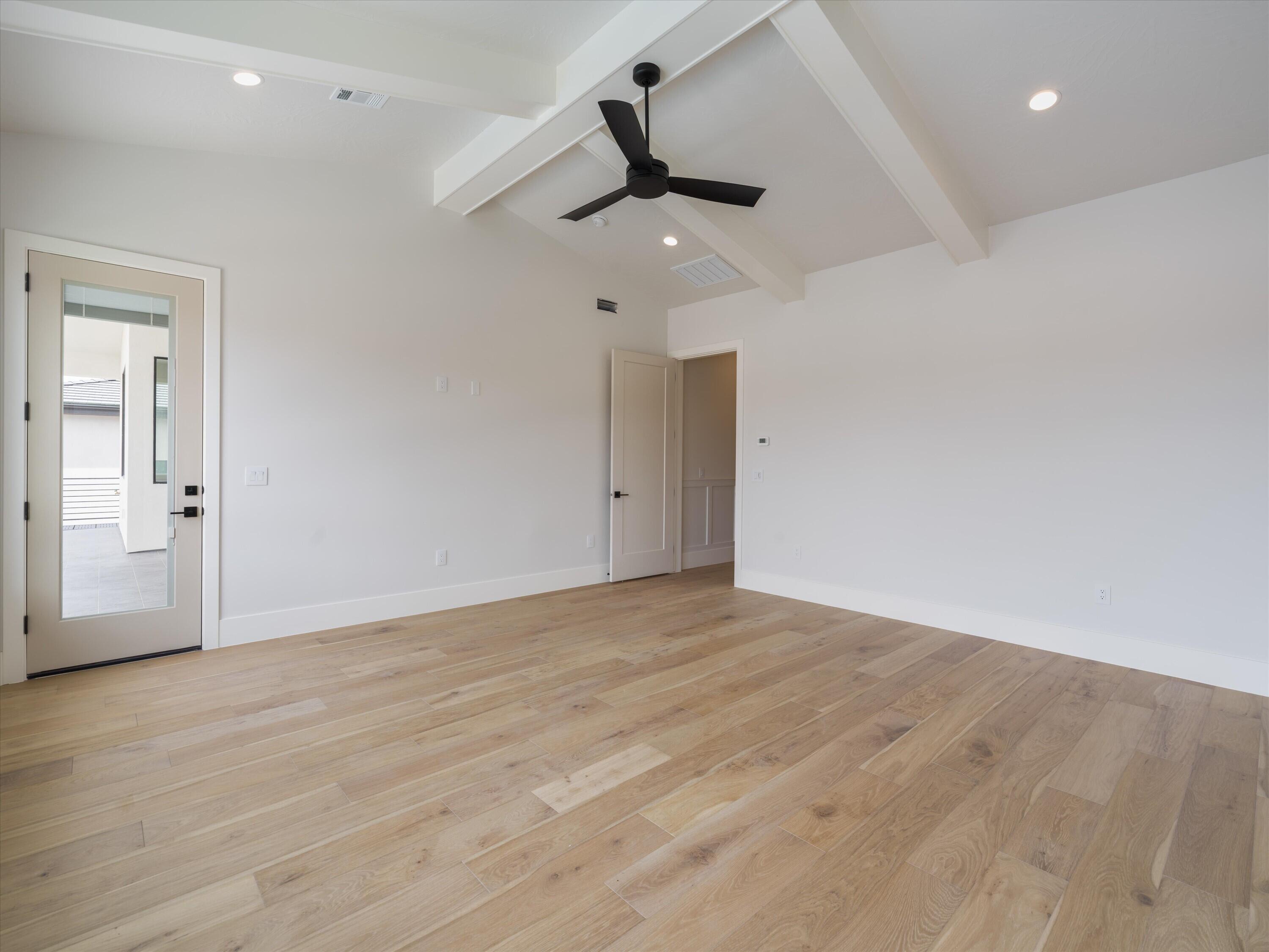 SCENIC POINTE - Residential