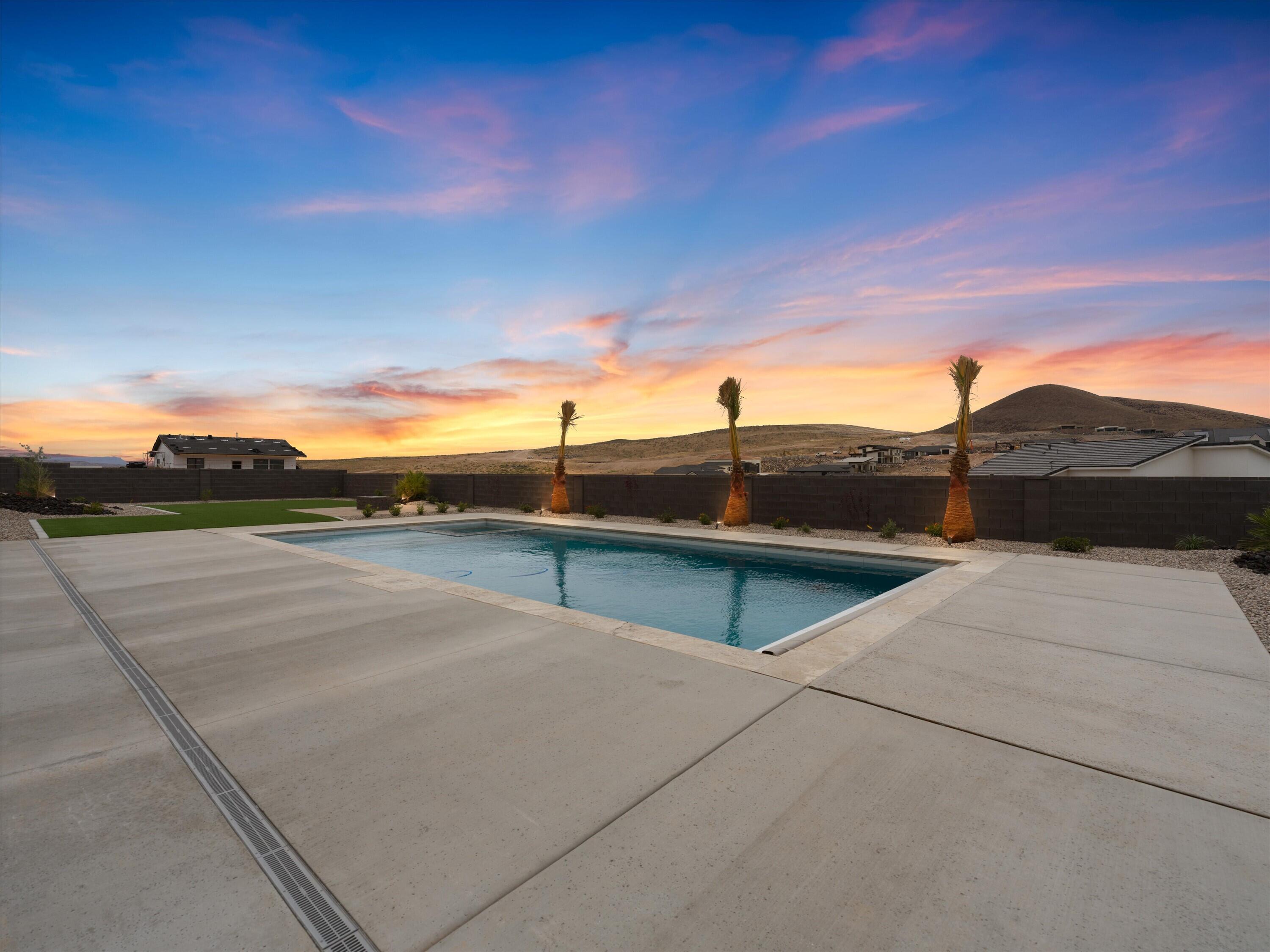 SCENIC POINTE - Residential