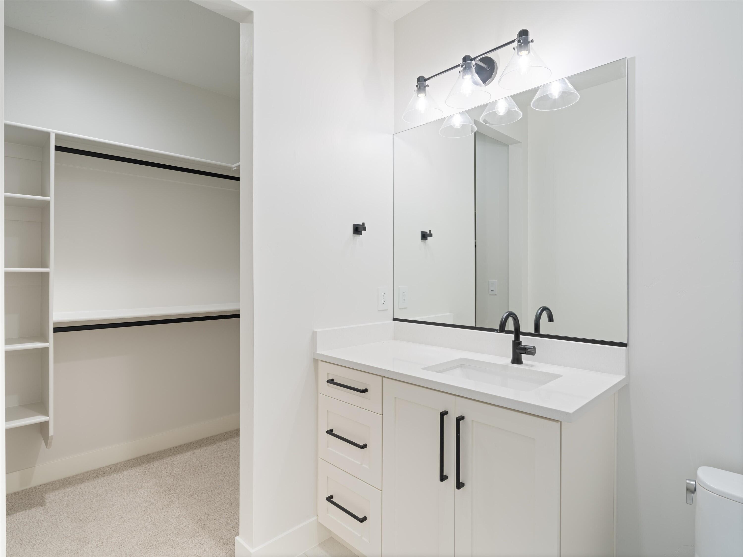 SCENIC POINTE - Residential
