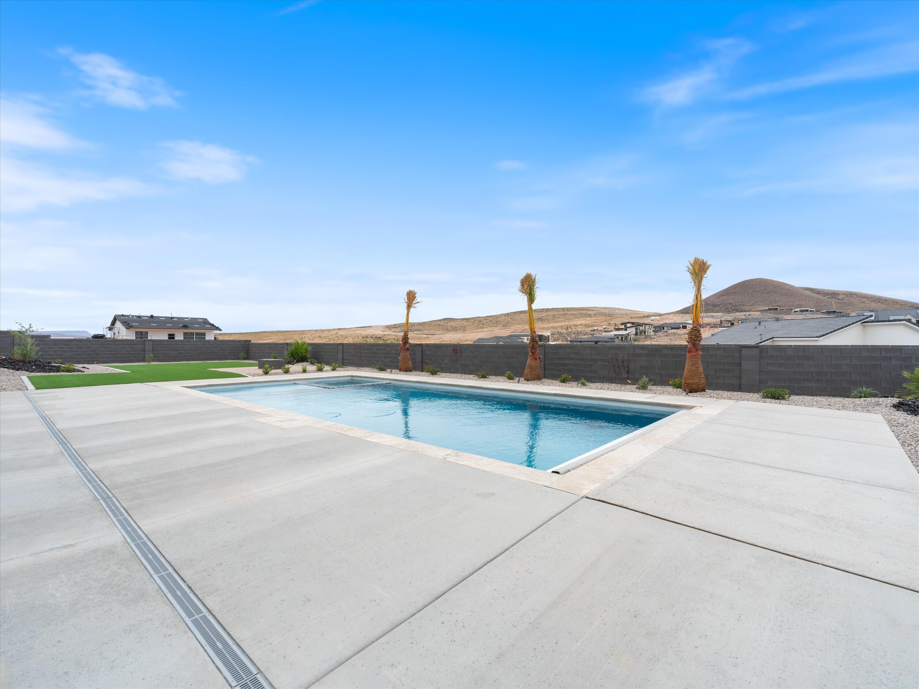 SCENIC POINTE - Residential