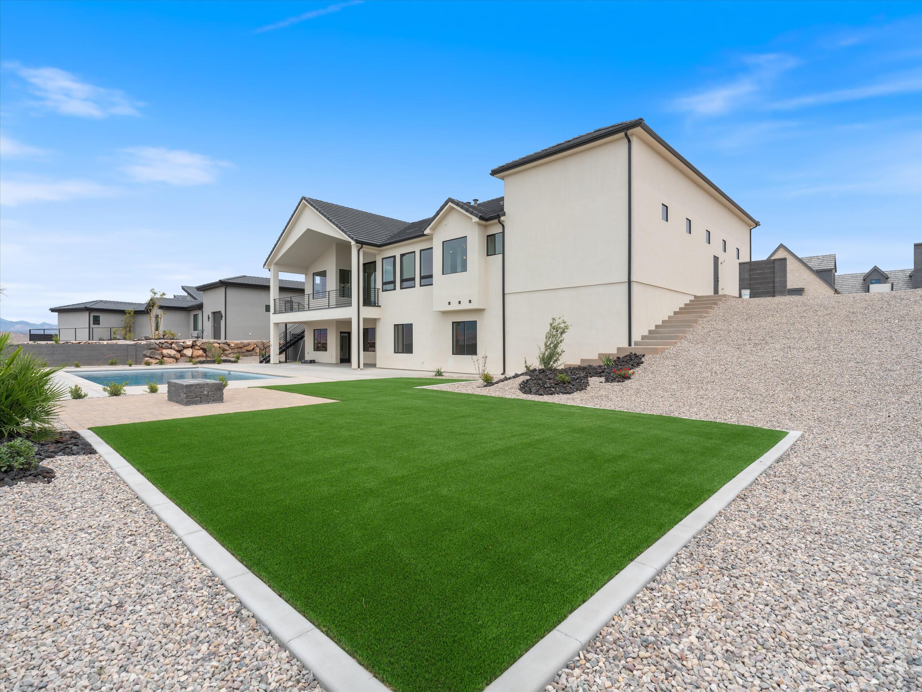 SCENIC POINTE - Residential