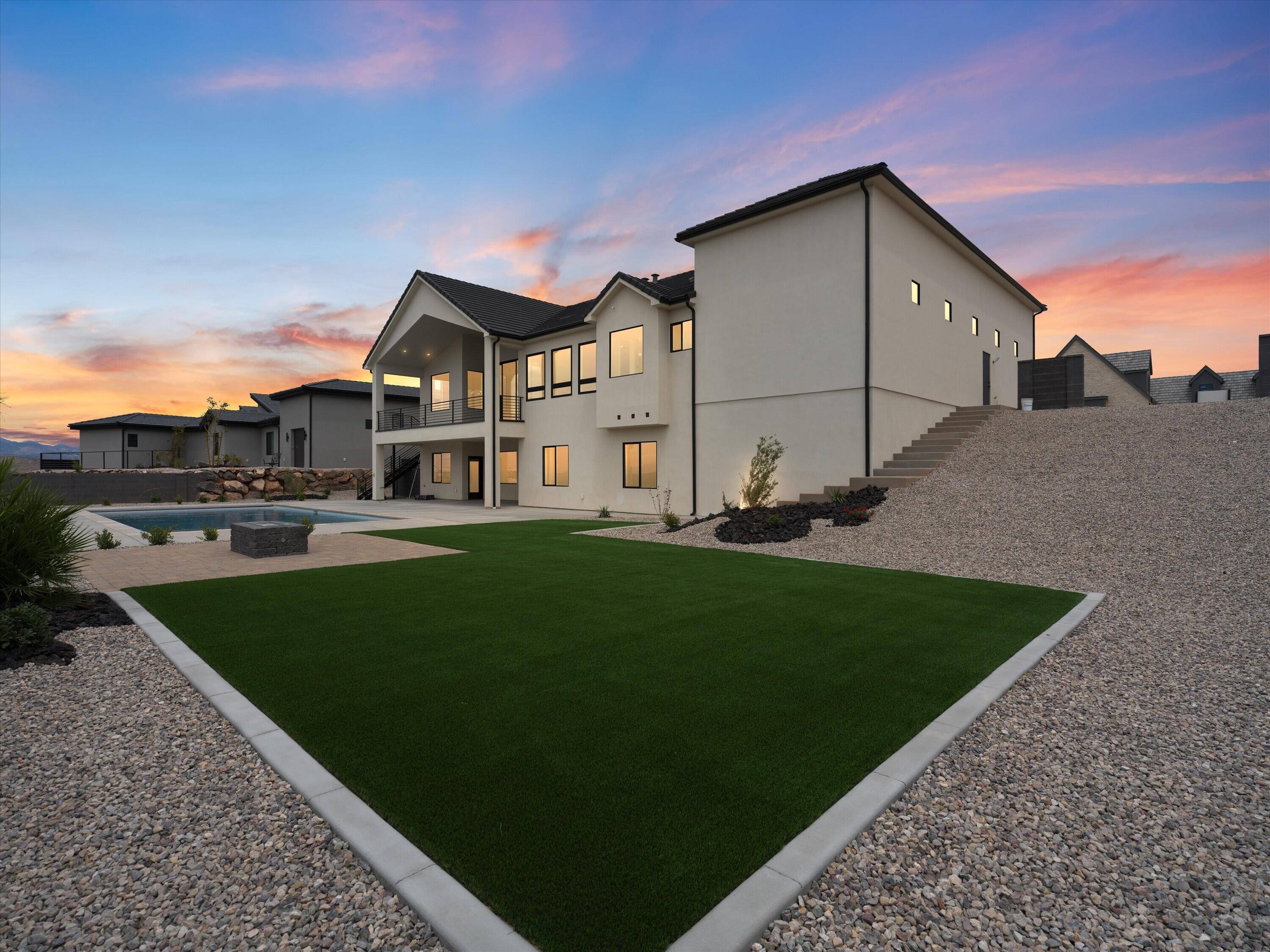 SCENIC POINTE - Residential