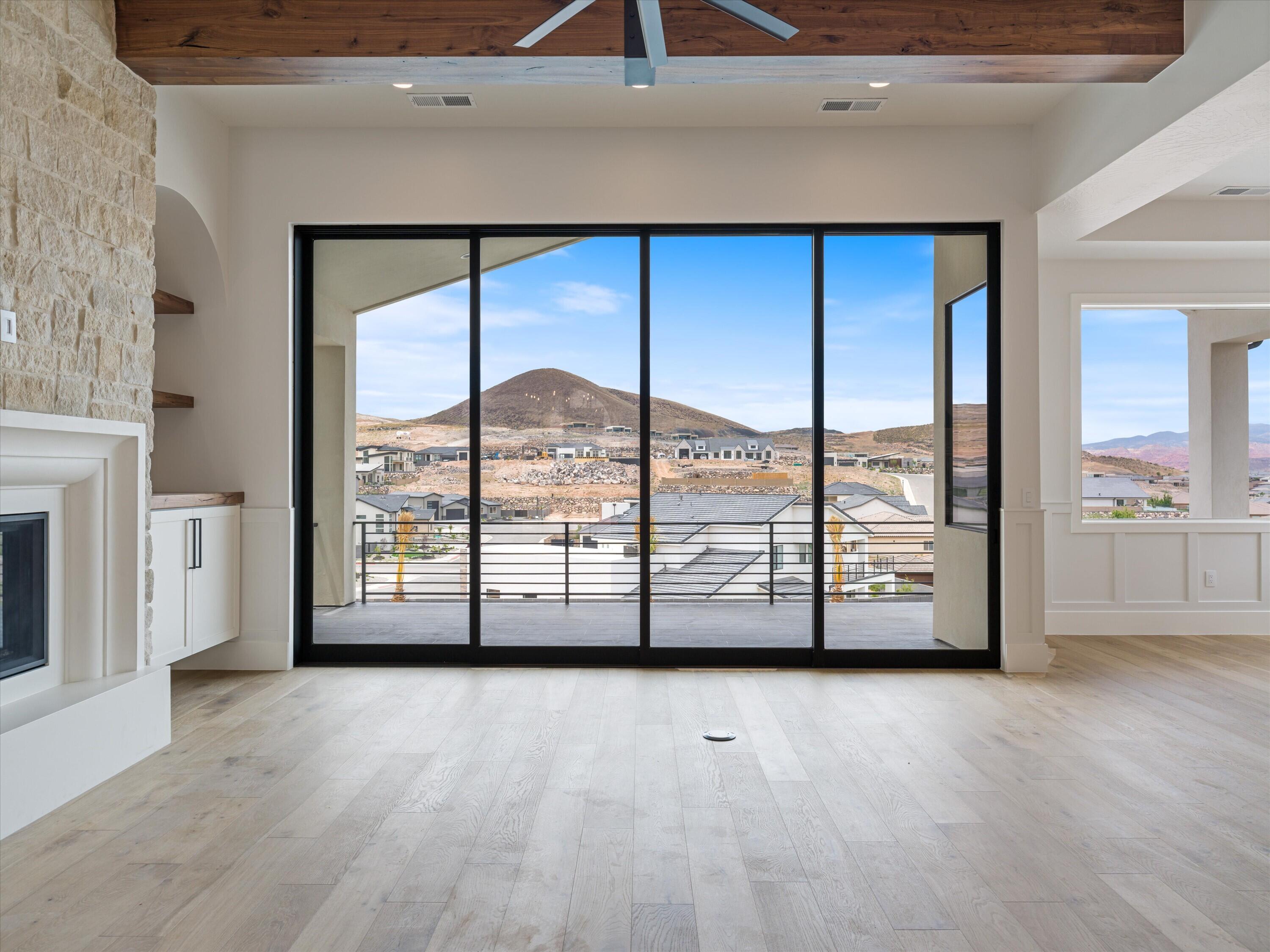 SCENIC POINTE - Residential