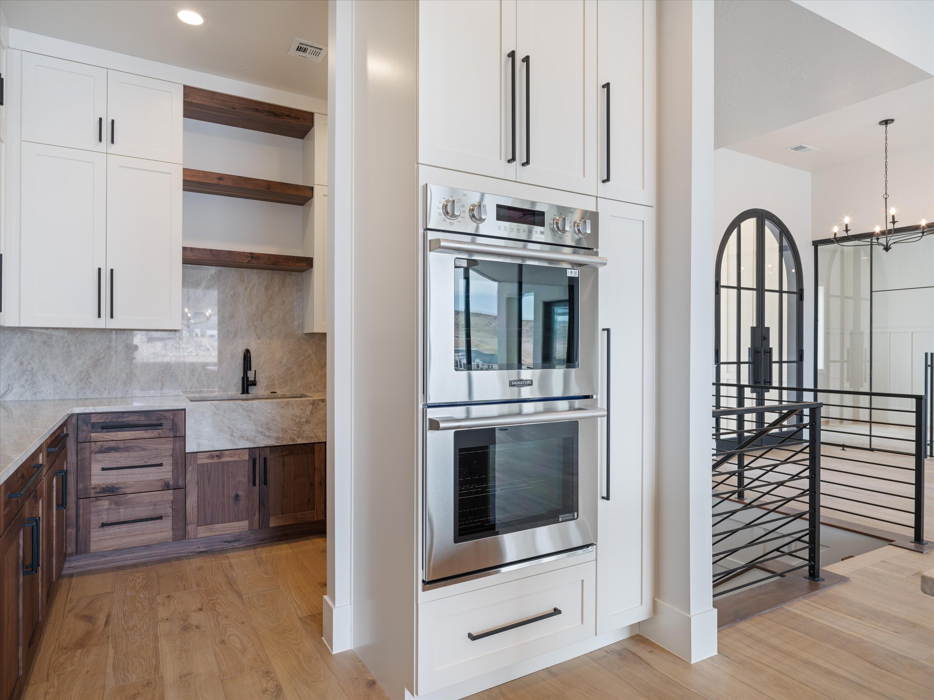SCENIC POINTE - Residential