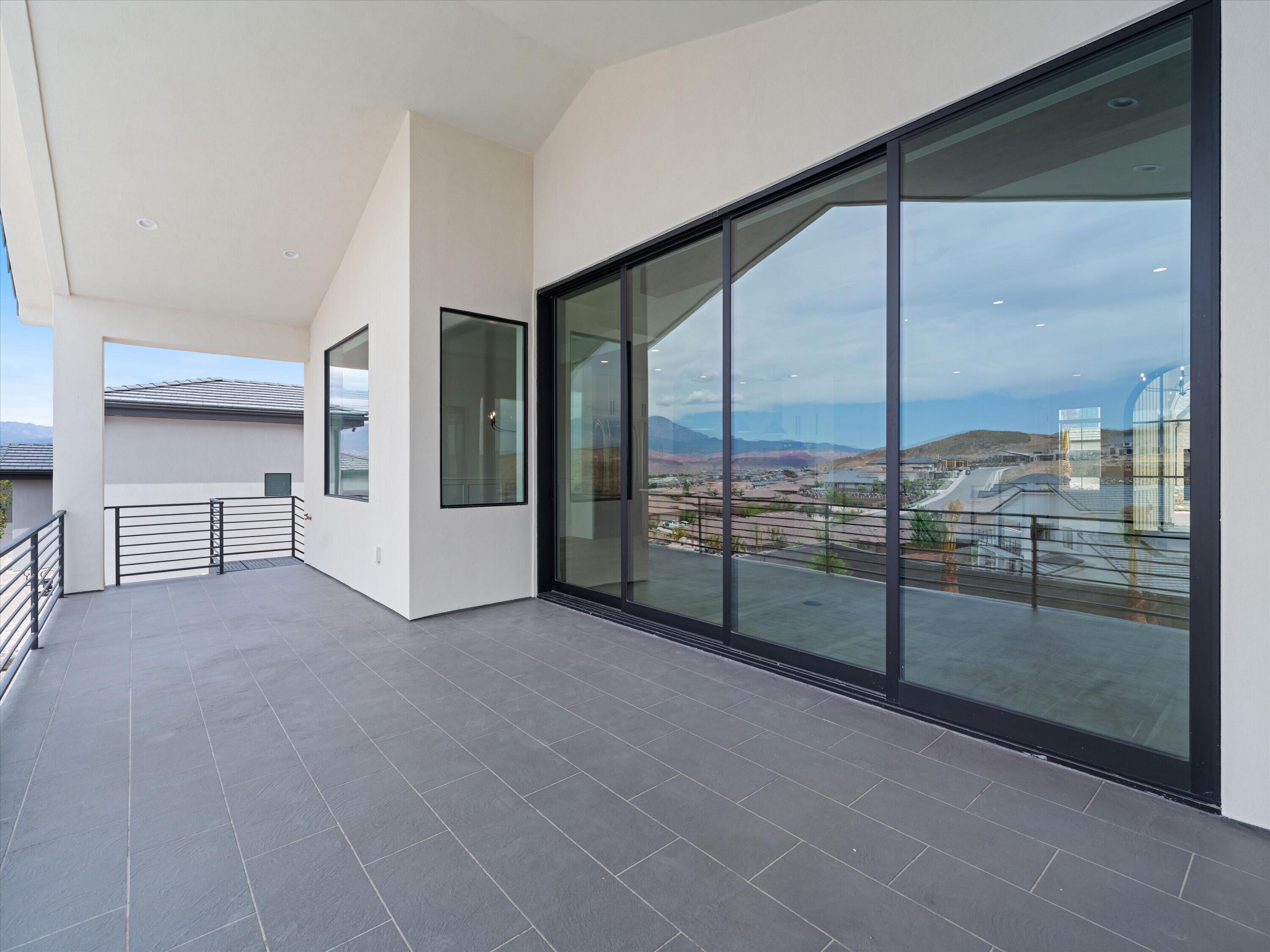 SCENIC POINTE - Residential
