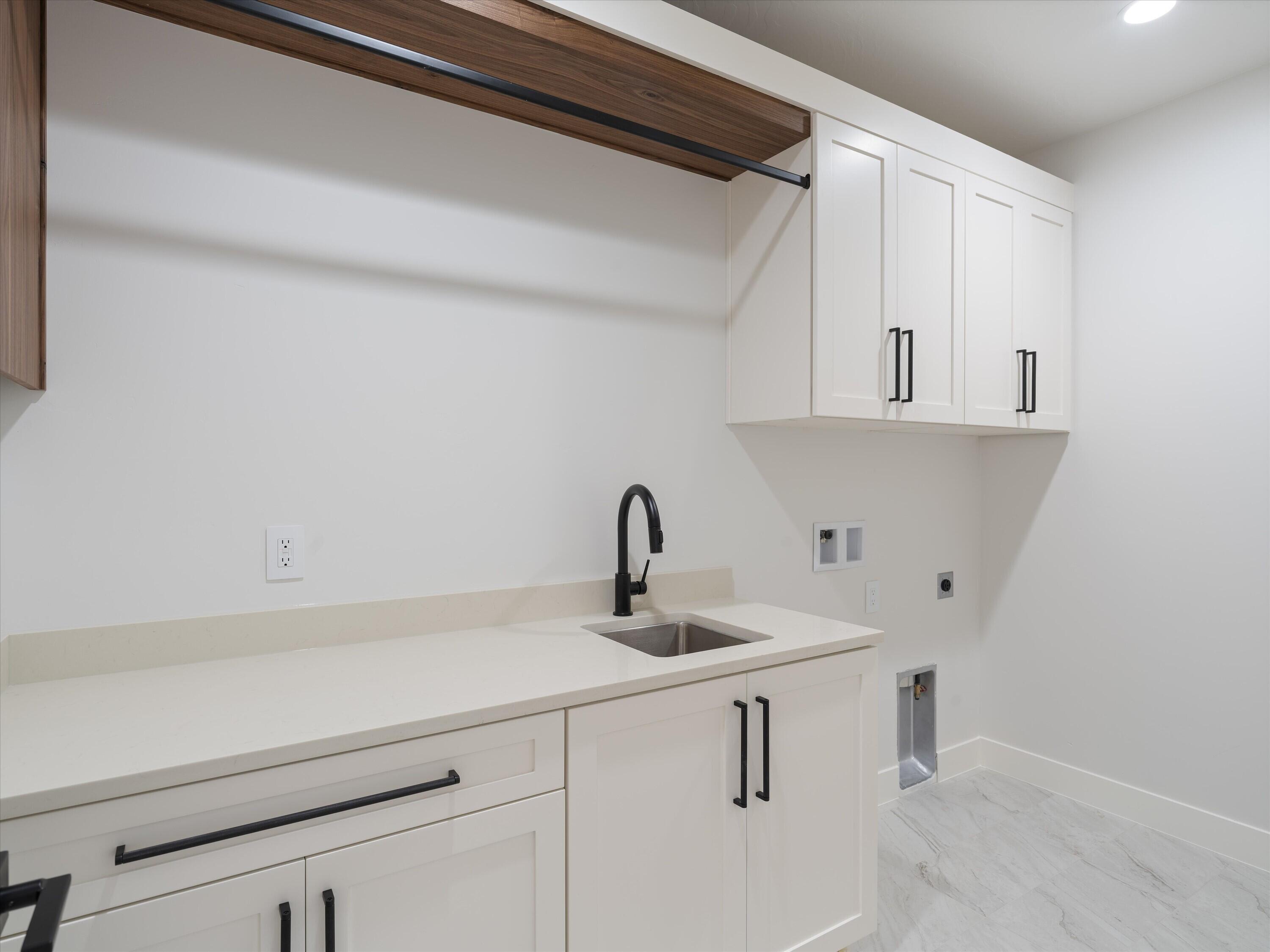 SCENIC POINTE - Residential