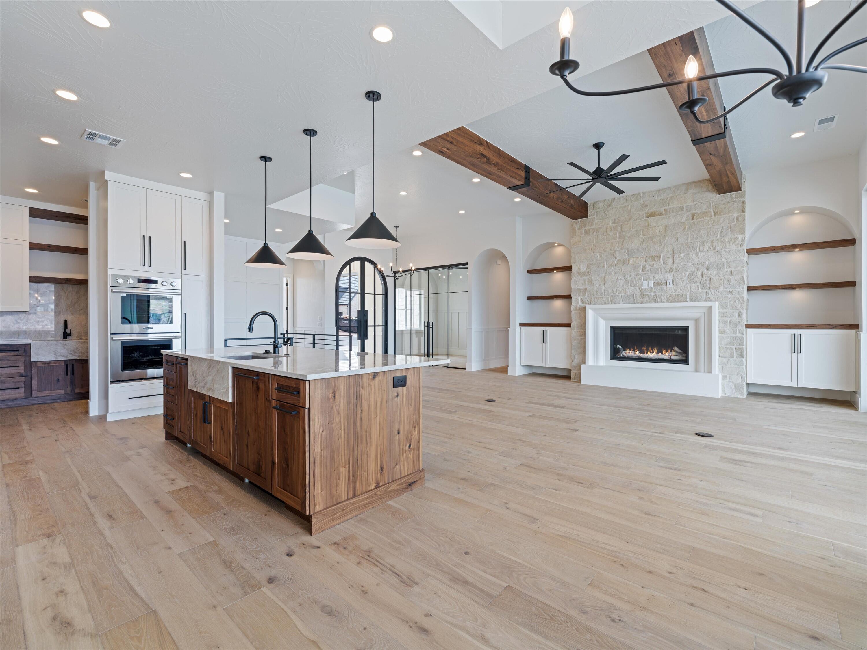 SCENIC POINTE - Residential