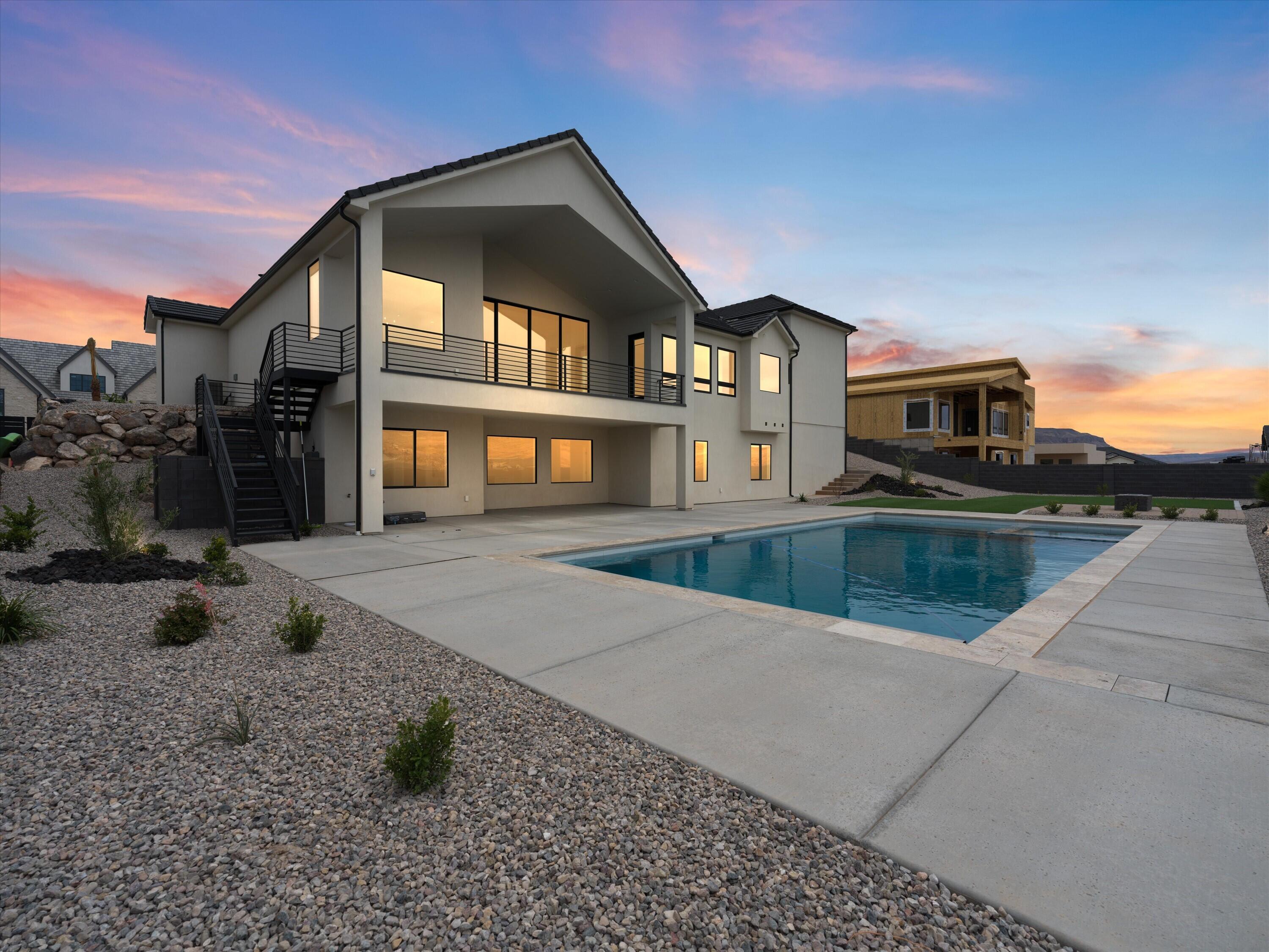 SCENIC POINTE - Residential