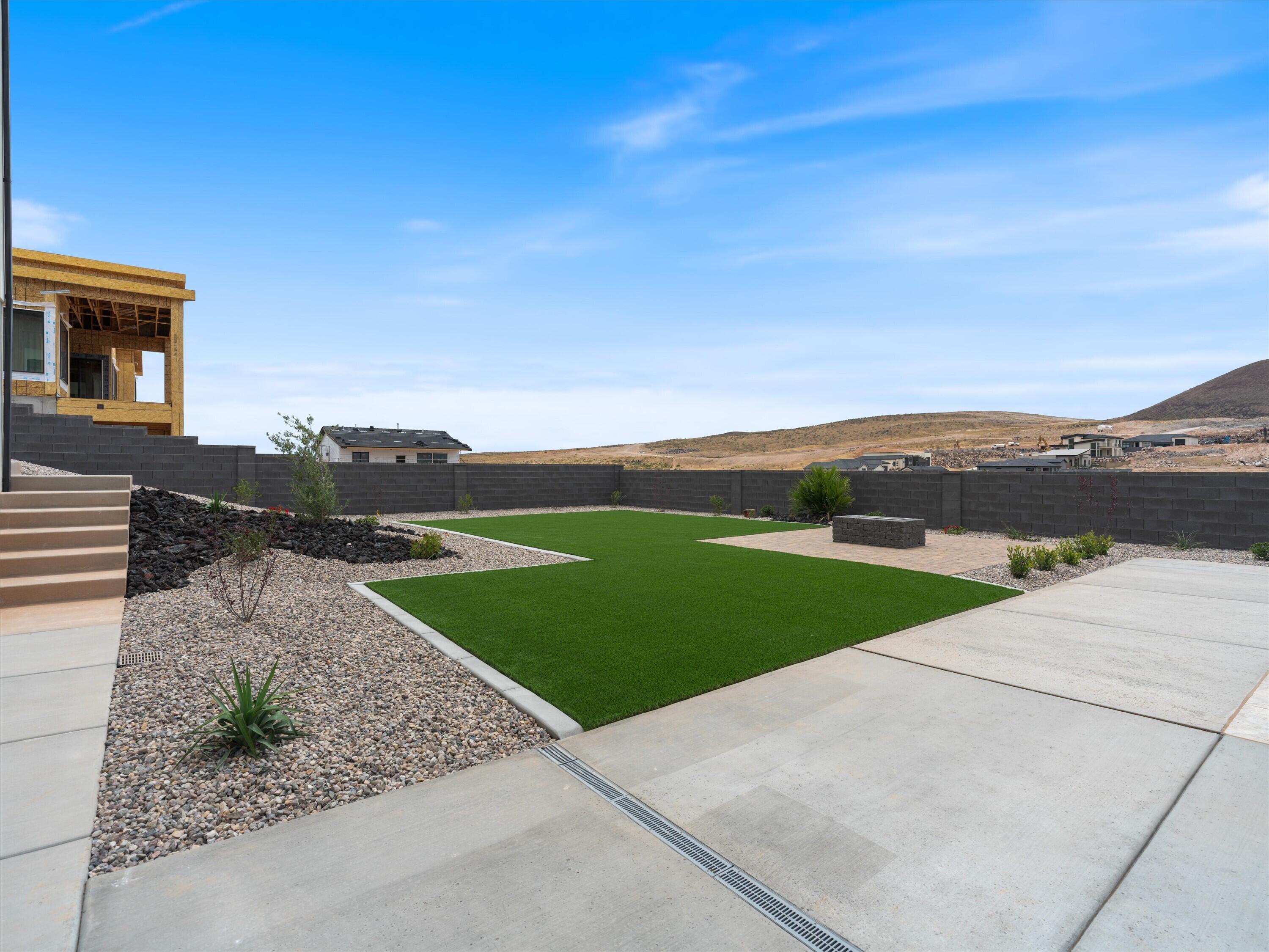 SCENIC POINTE - Residential