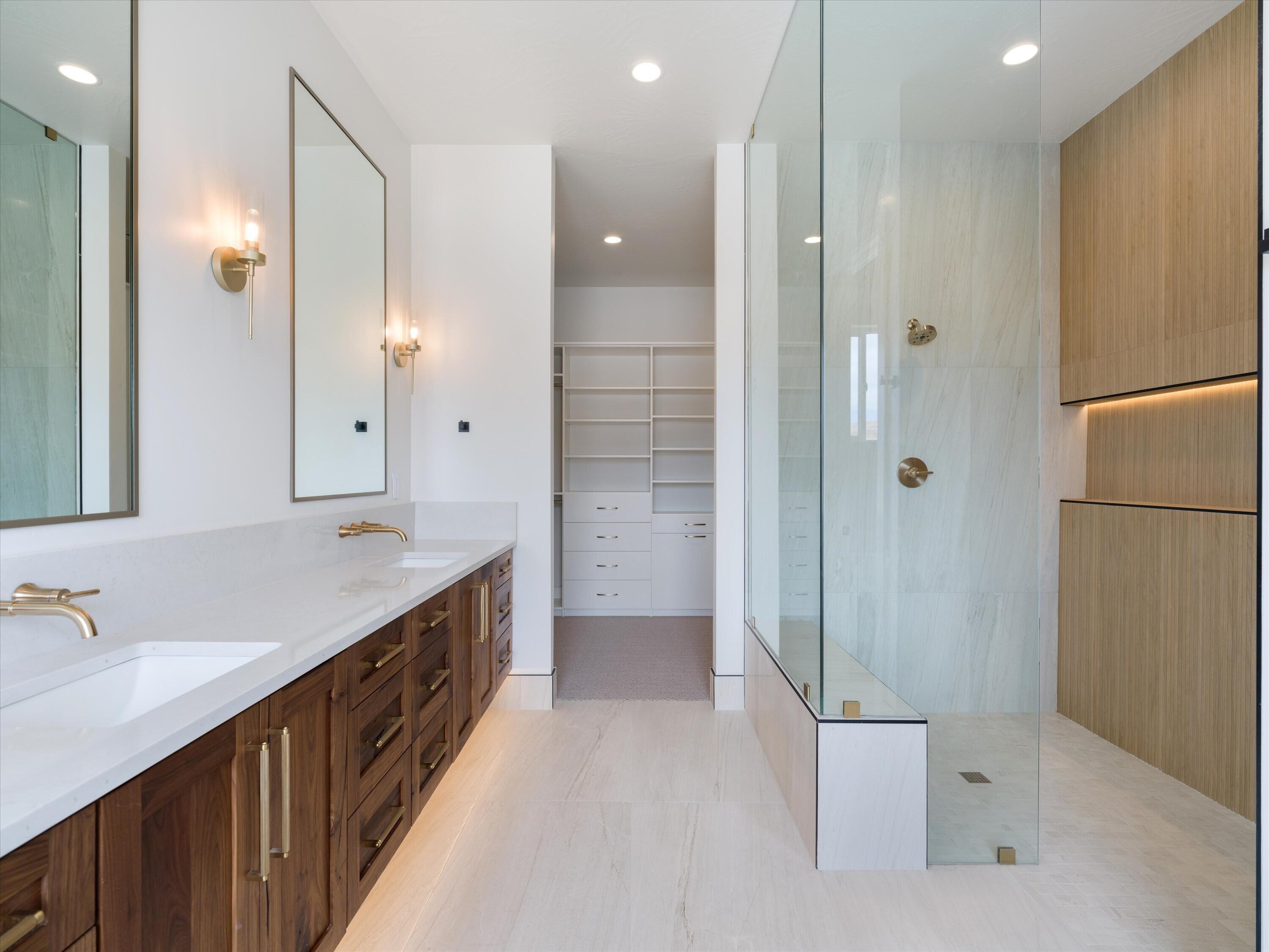 SCENIC POINTE - Residential