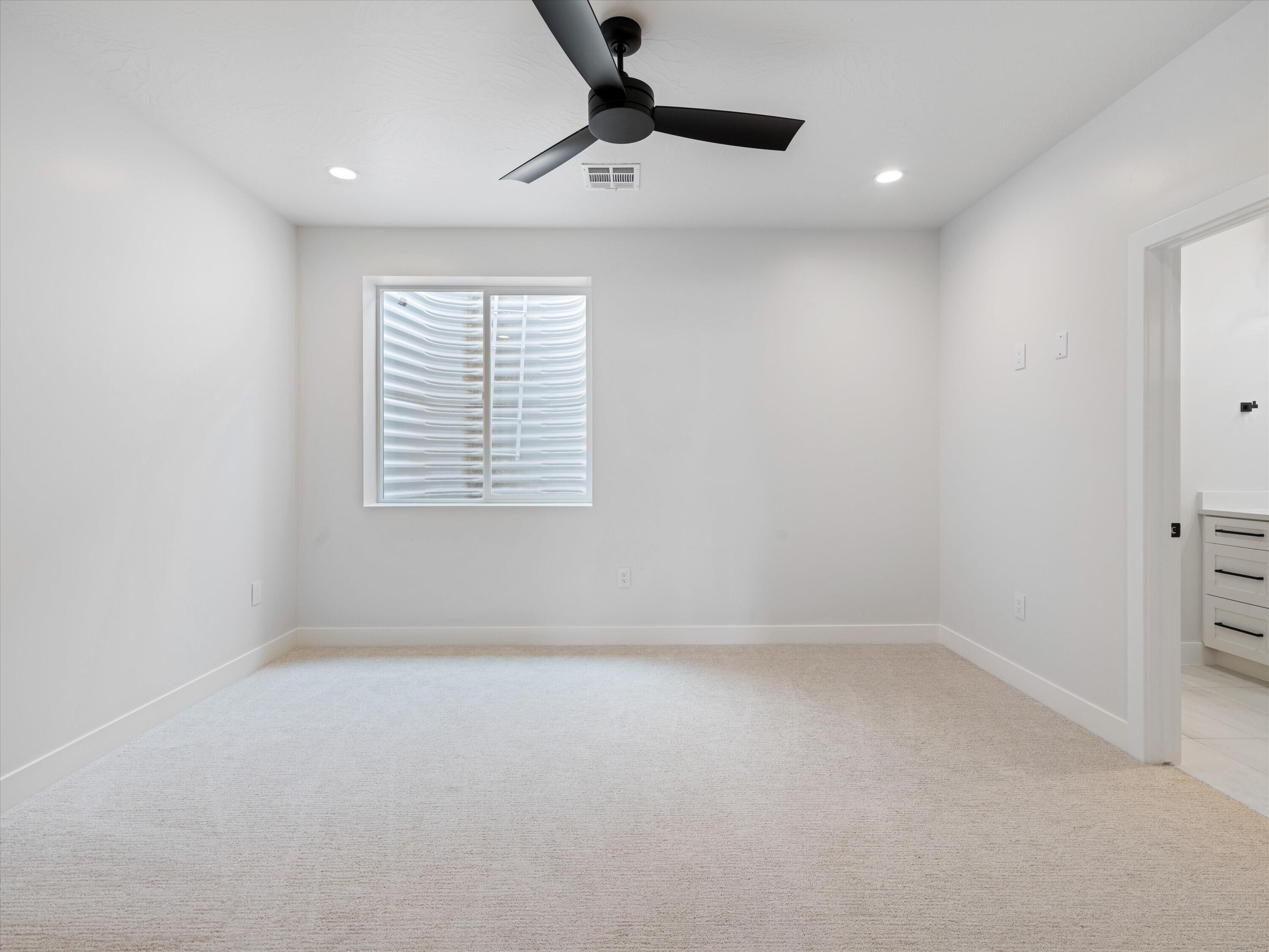 SCENIC POINTE - Residential