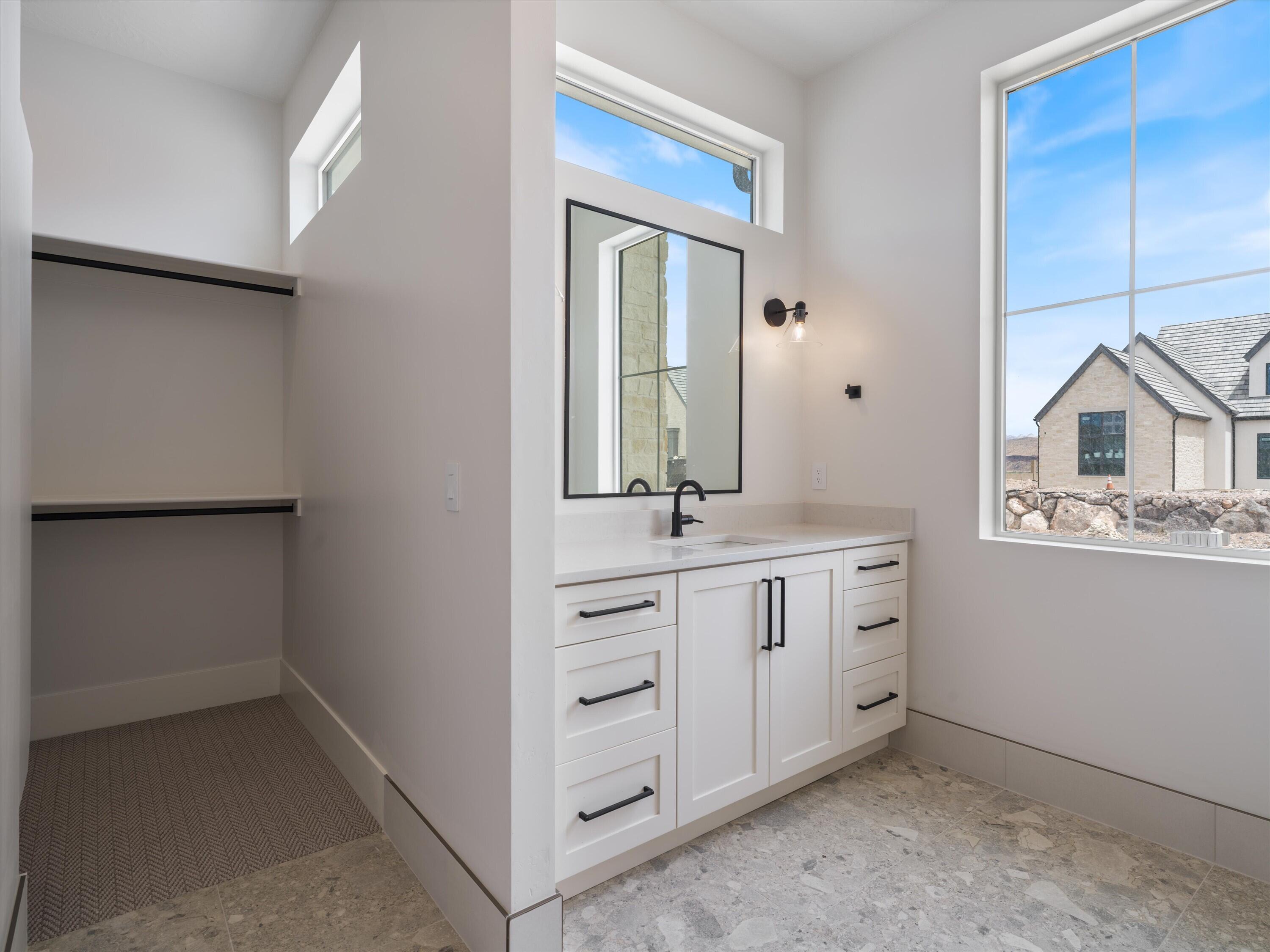 SCENIC POINTE - Residential