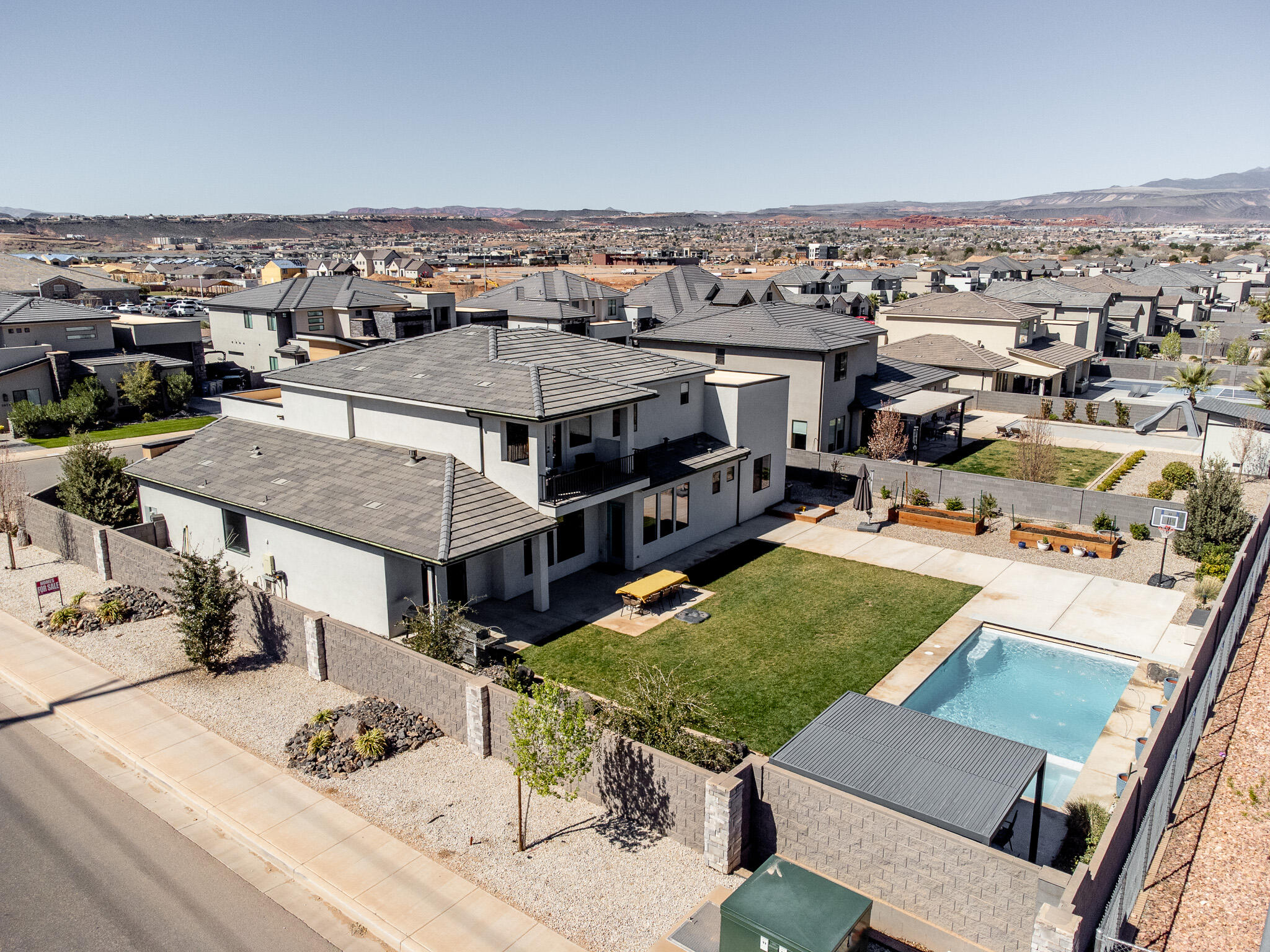 FRANKLIN FIELDS - Residential