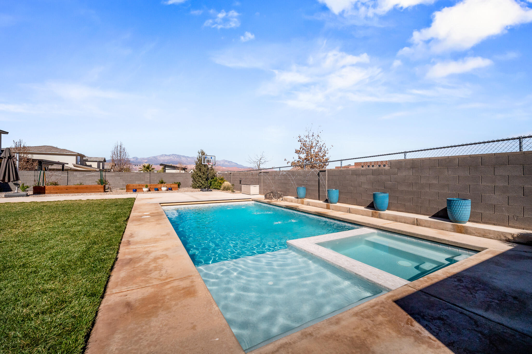 FRANKLIN FIELDS - Residential