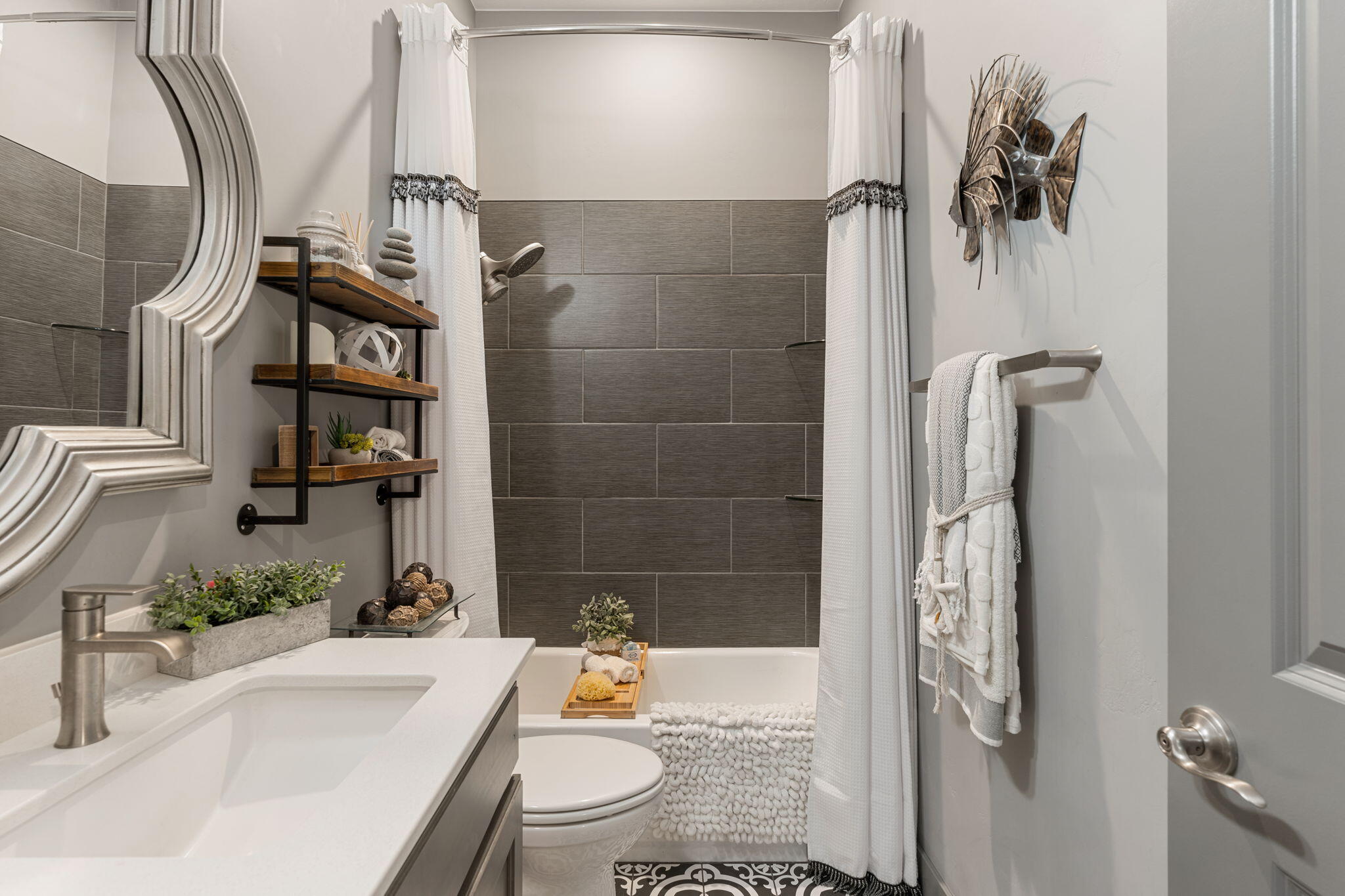 ROADRUNNER RIDGE - Residential