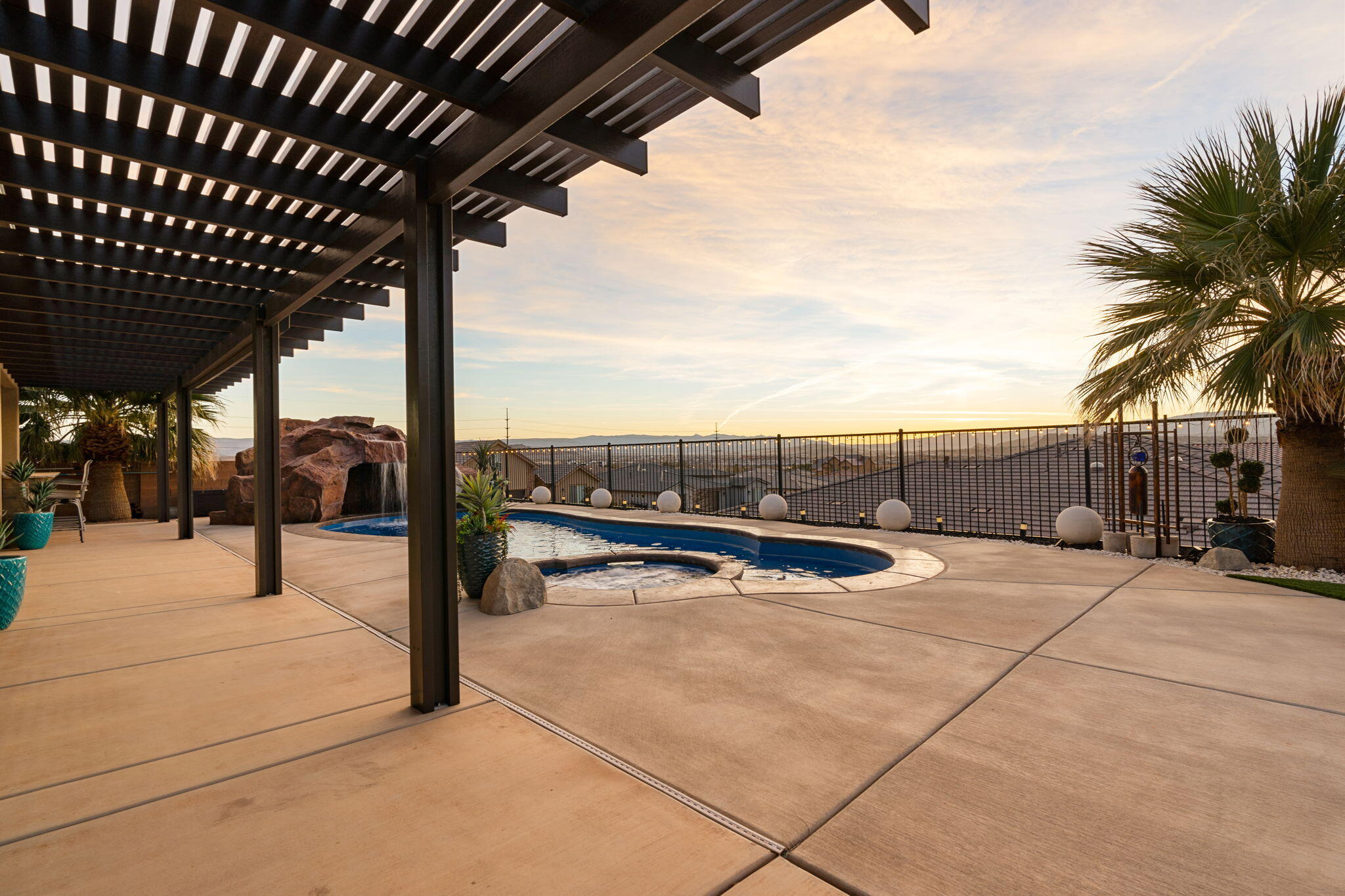 ROADRUNNER RIDGE - Residential