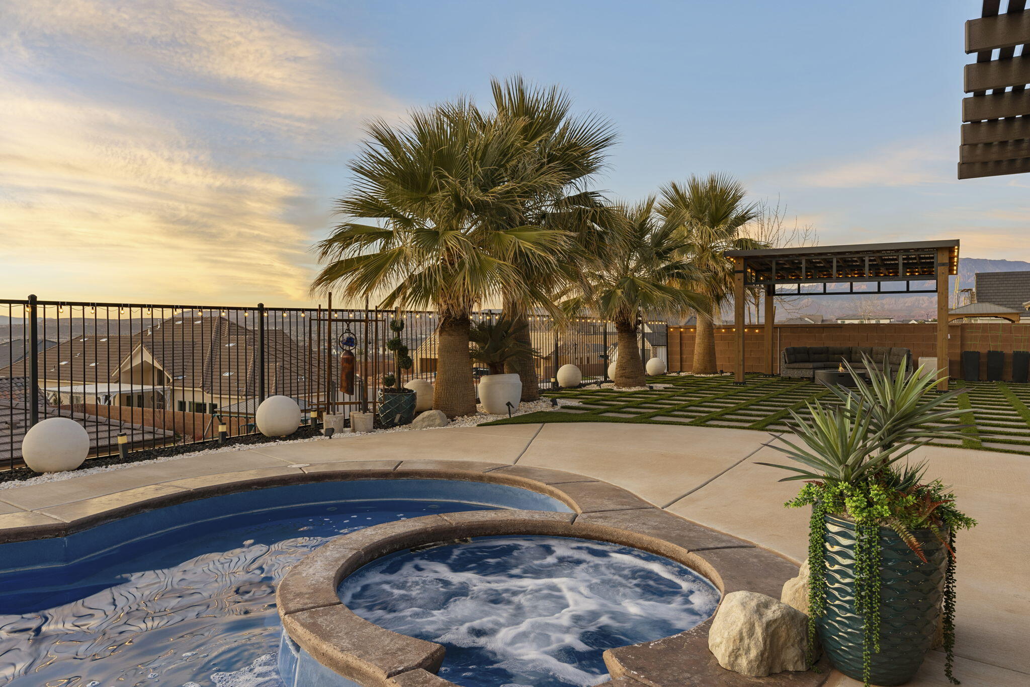 ROADRUNNER RIDGE - Residential