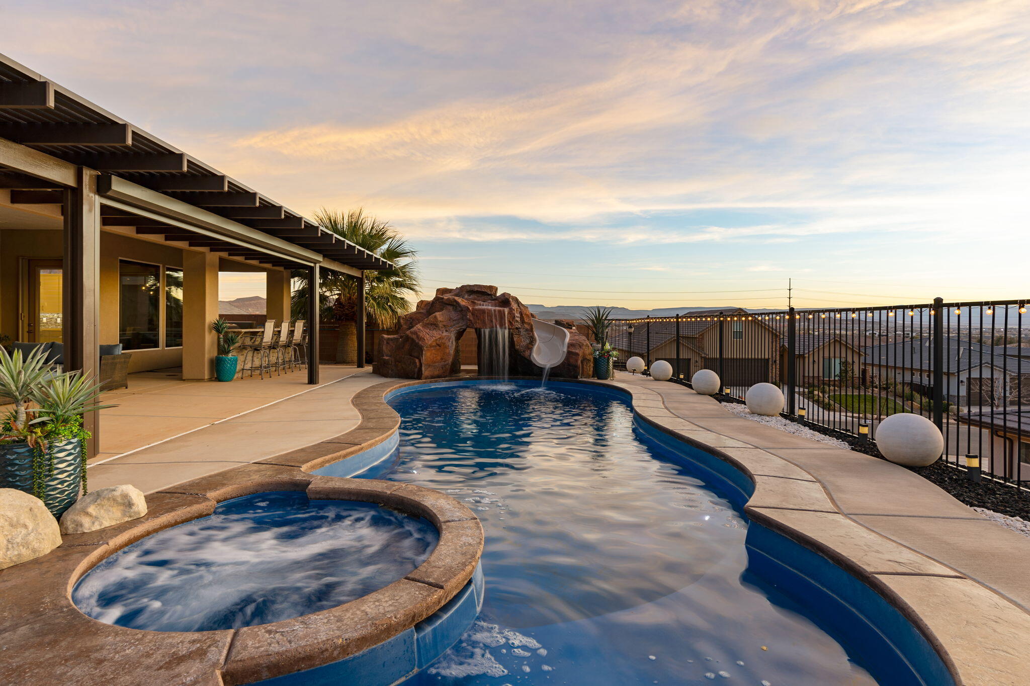 ROADRUNNER RIDGE - Residential