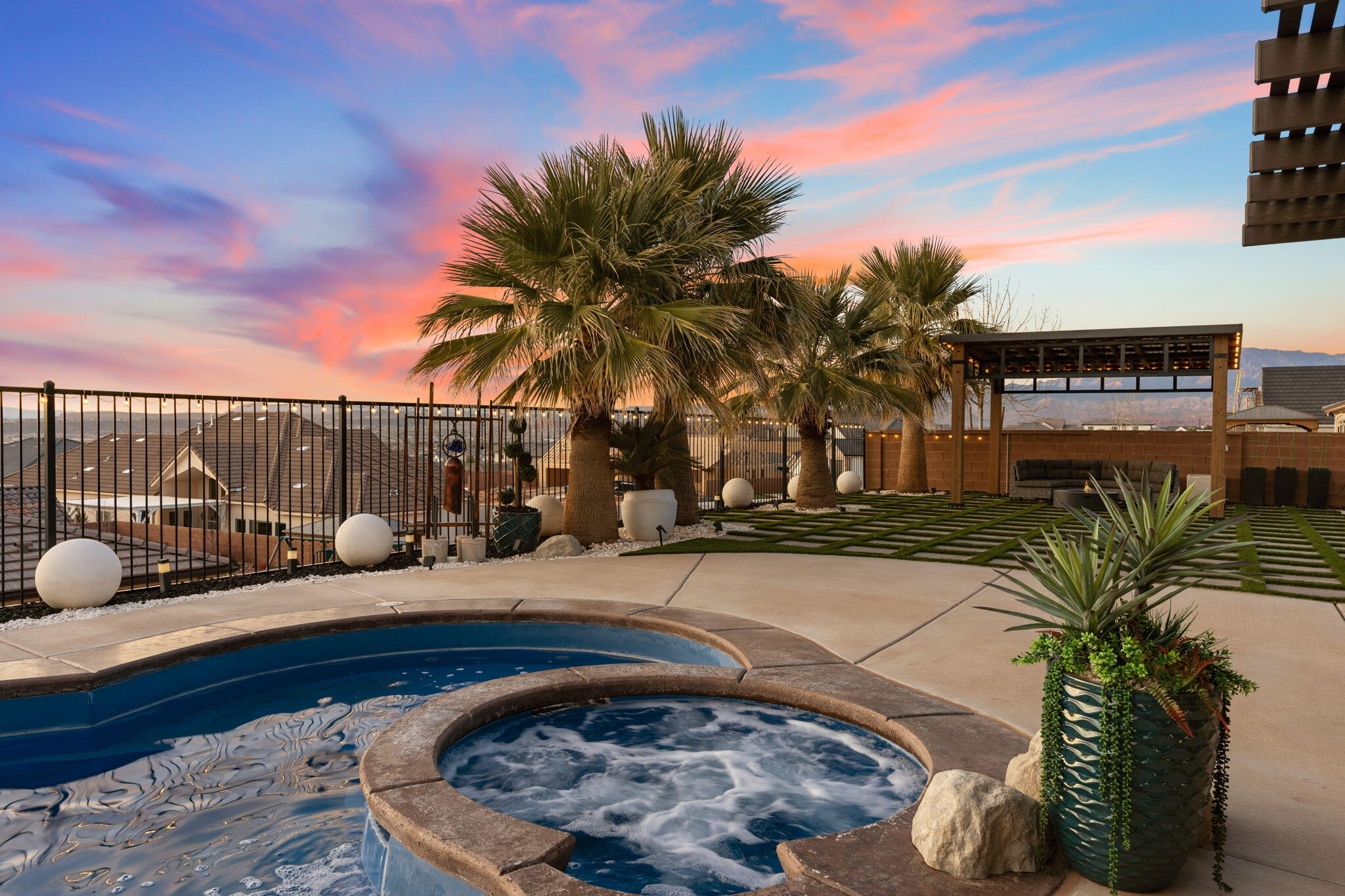 ROADRUNNER RIDGE - Residential