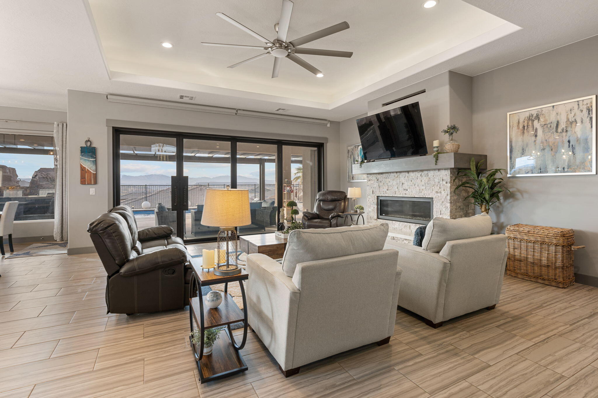 ROADRUNNER RIDGE - Residential