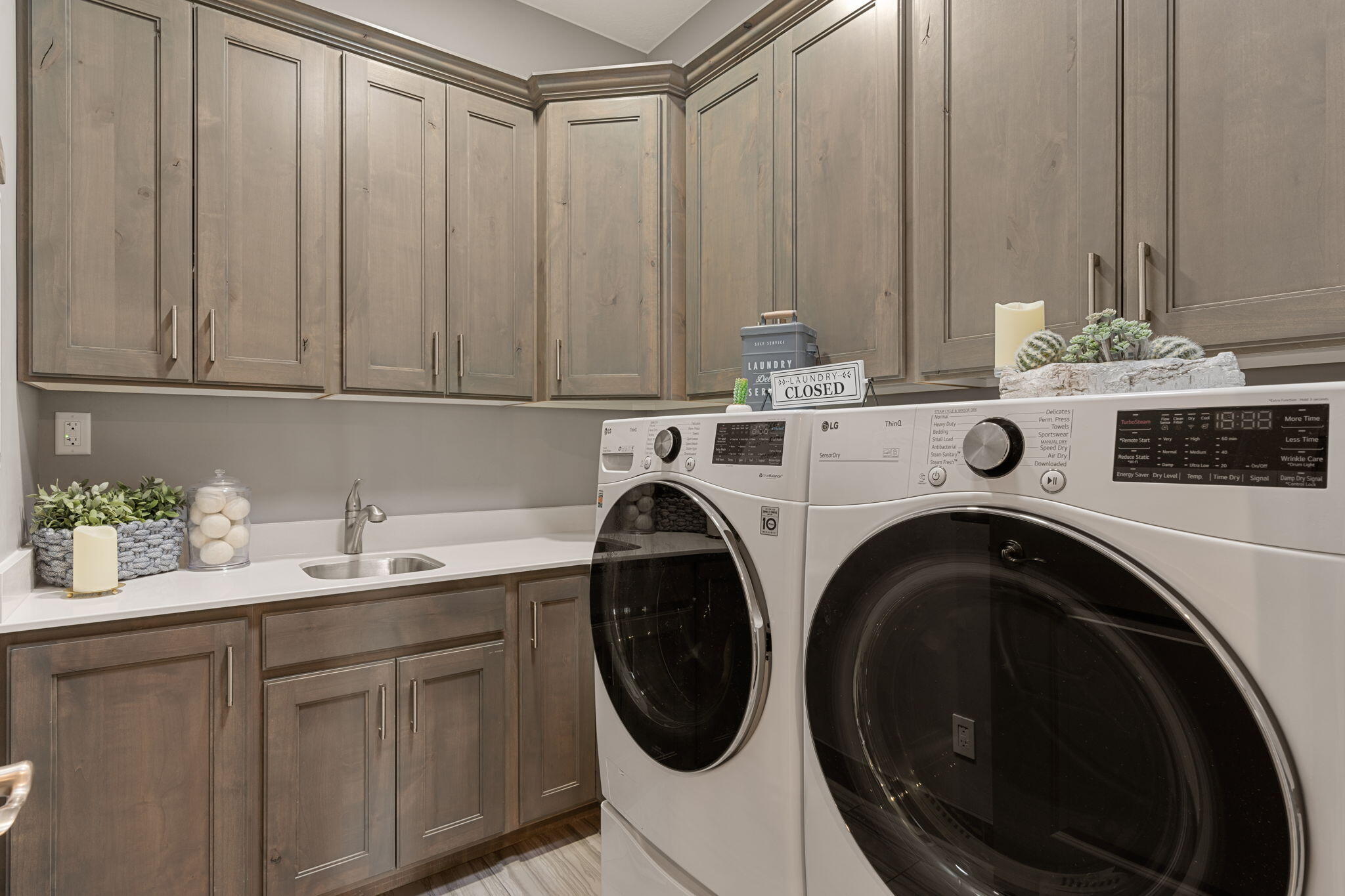 ROADRUNNER RIDGE - Residential