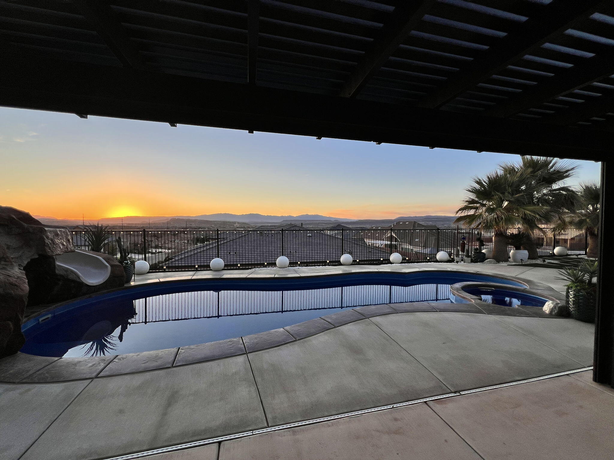 ROADRUNNER RIDGE - Residential