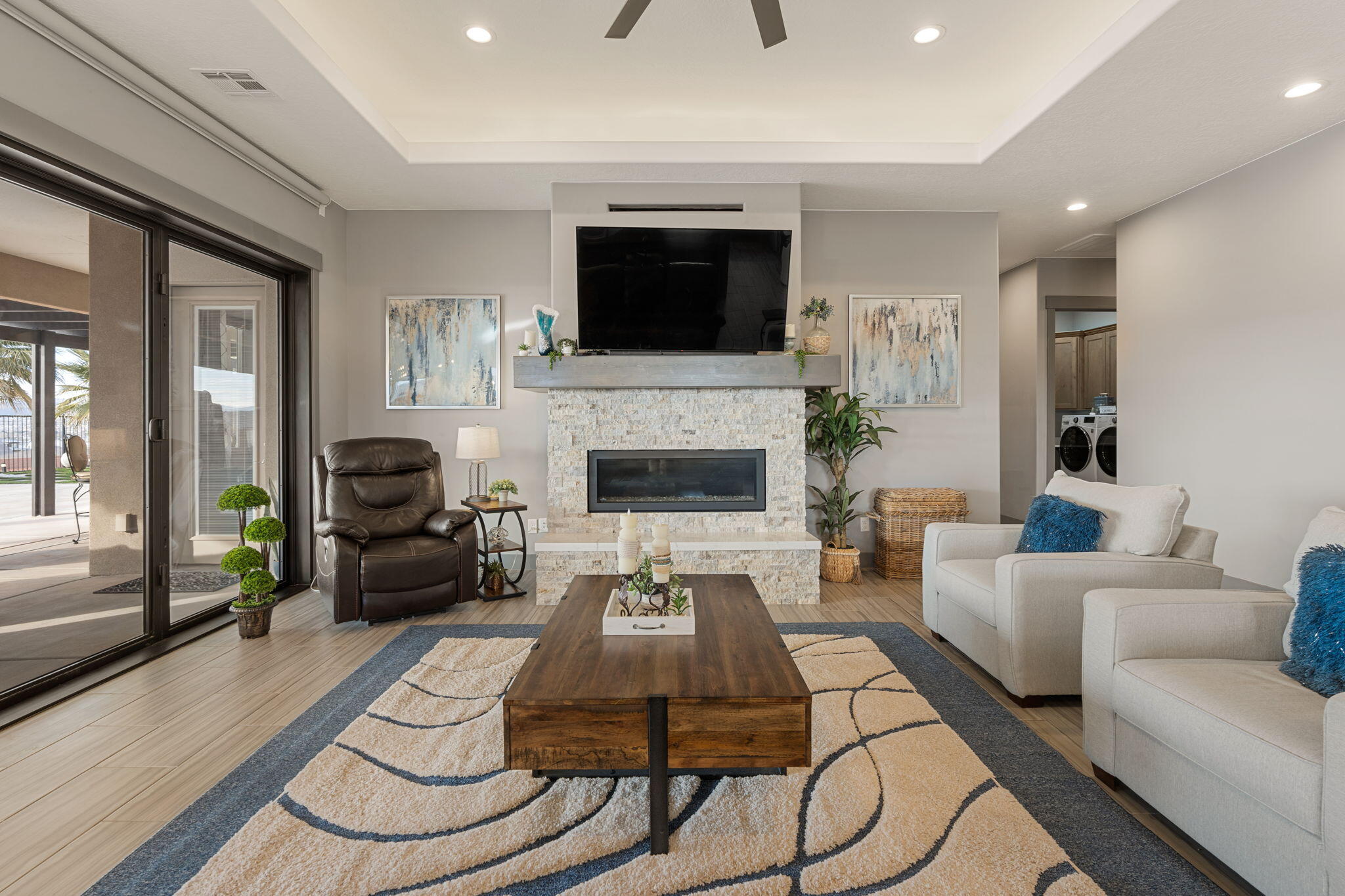 ROADRUNNER RIDGE - Residential