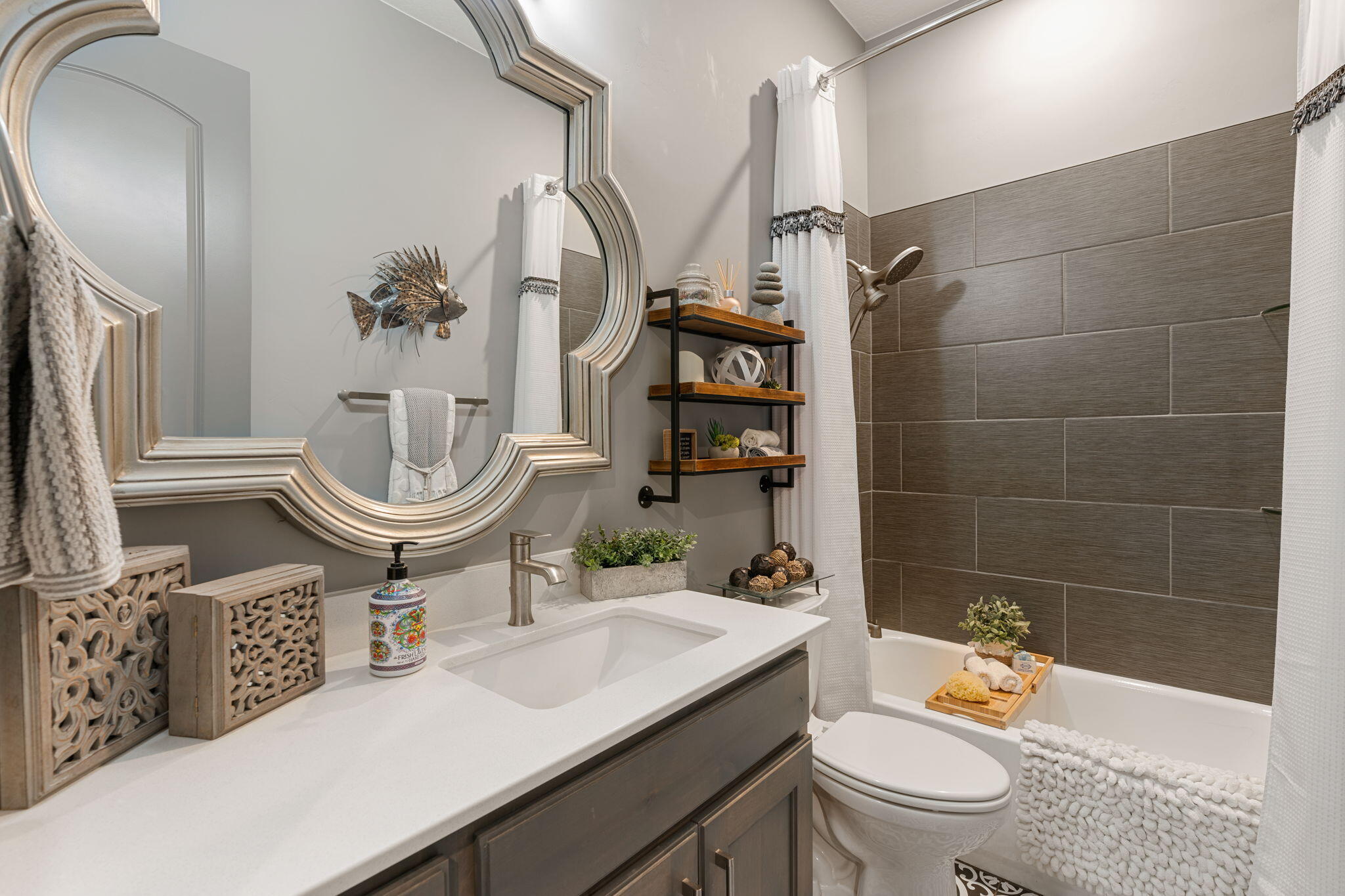 ROADRUNNER RIDGE - Residential