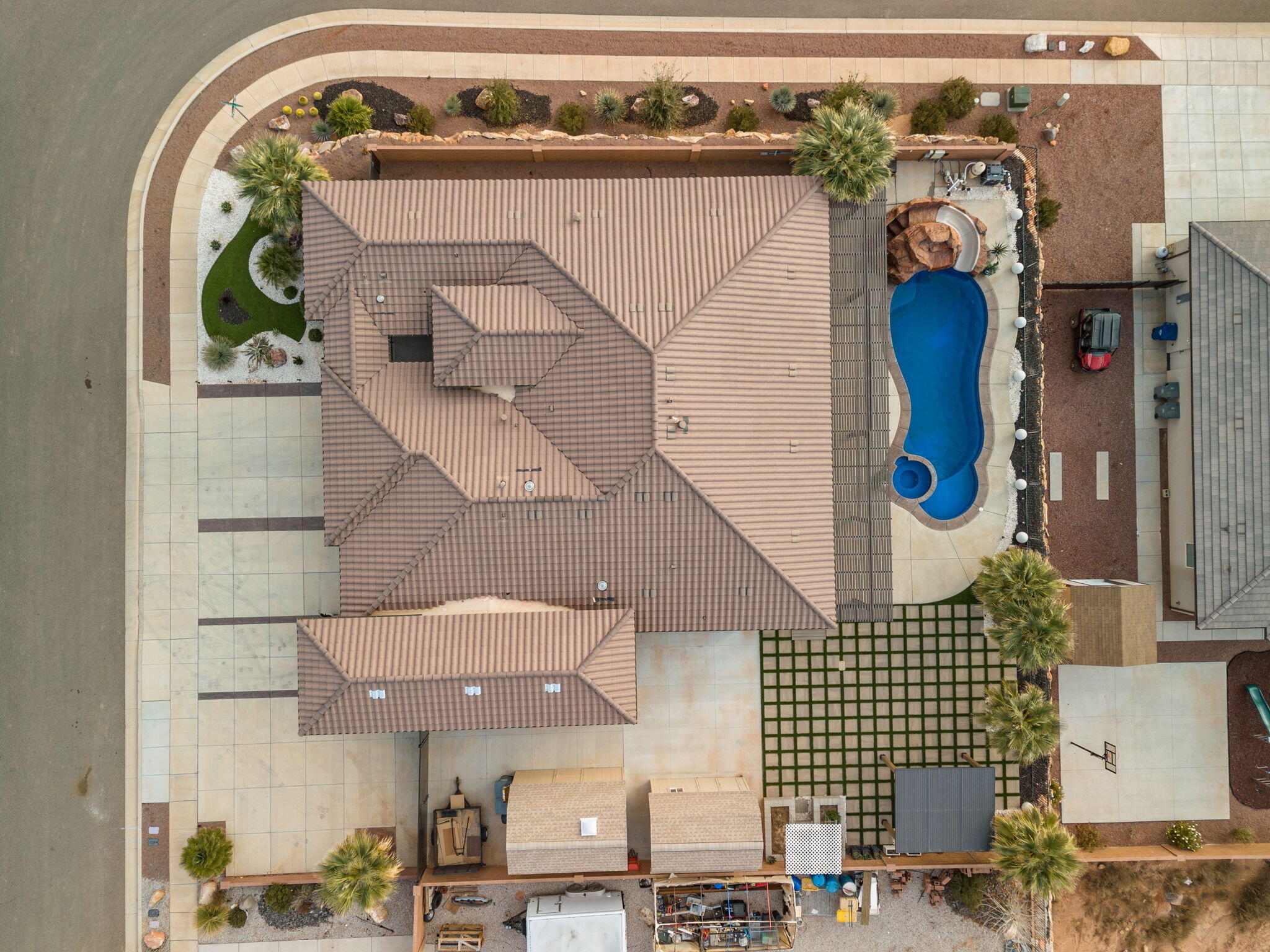 ROADRUNNER RIDGE - Residential