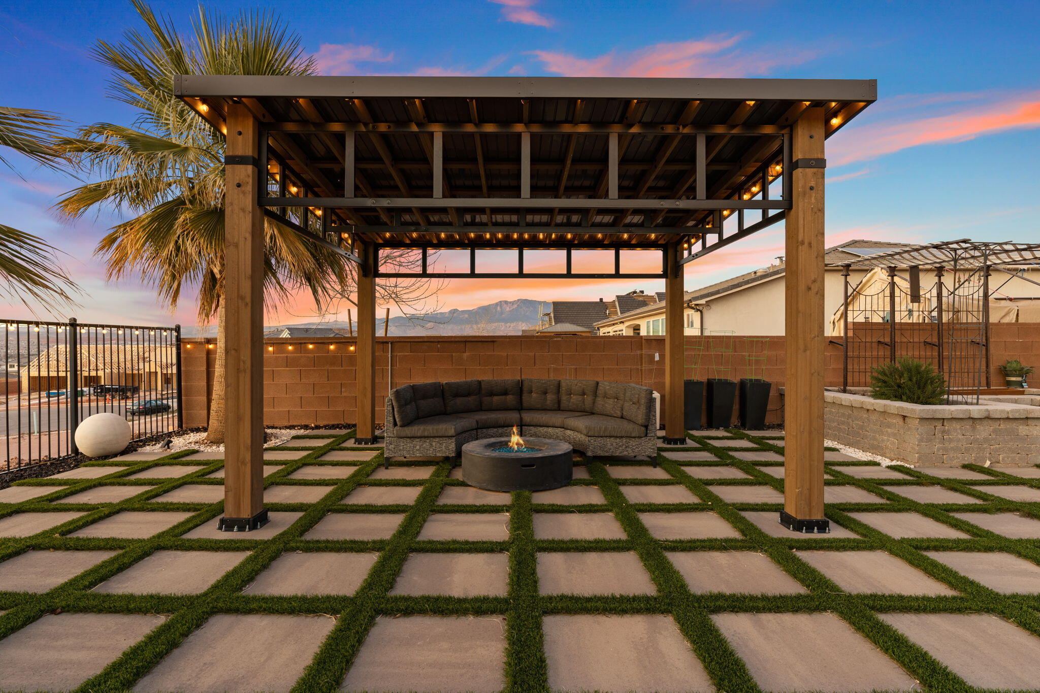 ROADRUNNER RIDGE - Residential