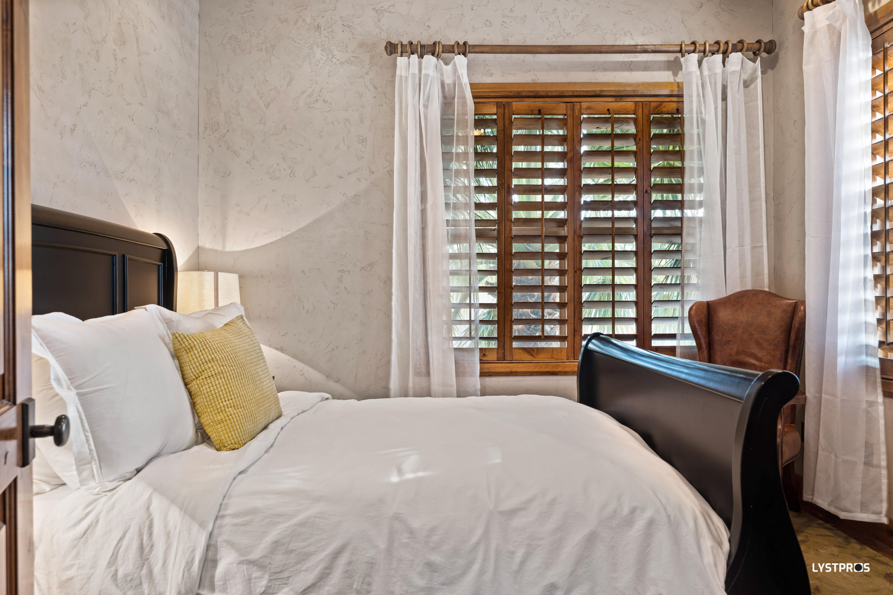 SHADOW MOUNTAIN TOWNHOMES - Residential