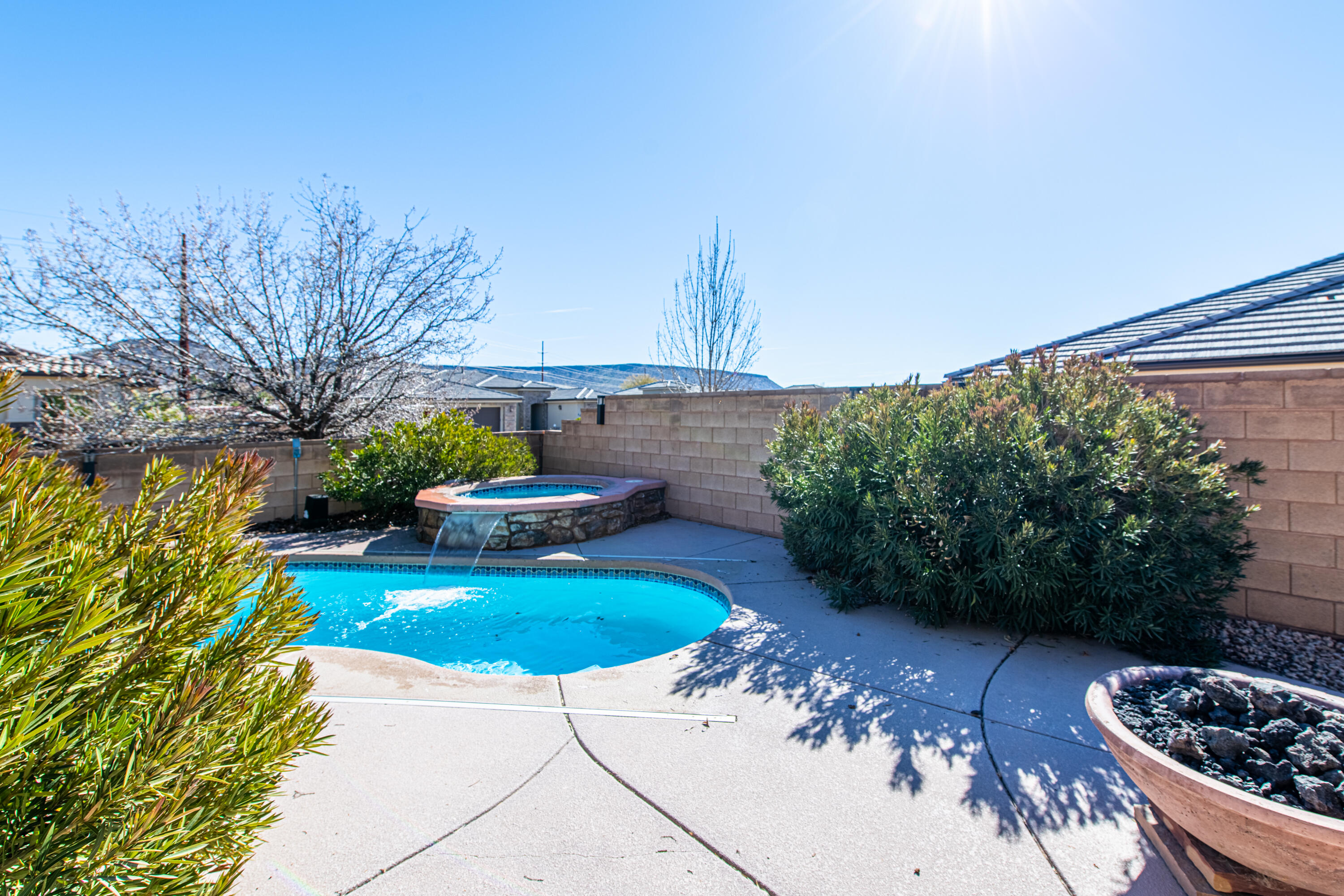 TWIN CREEKS AT STONEBRIDGE - Residential