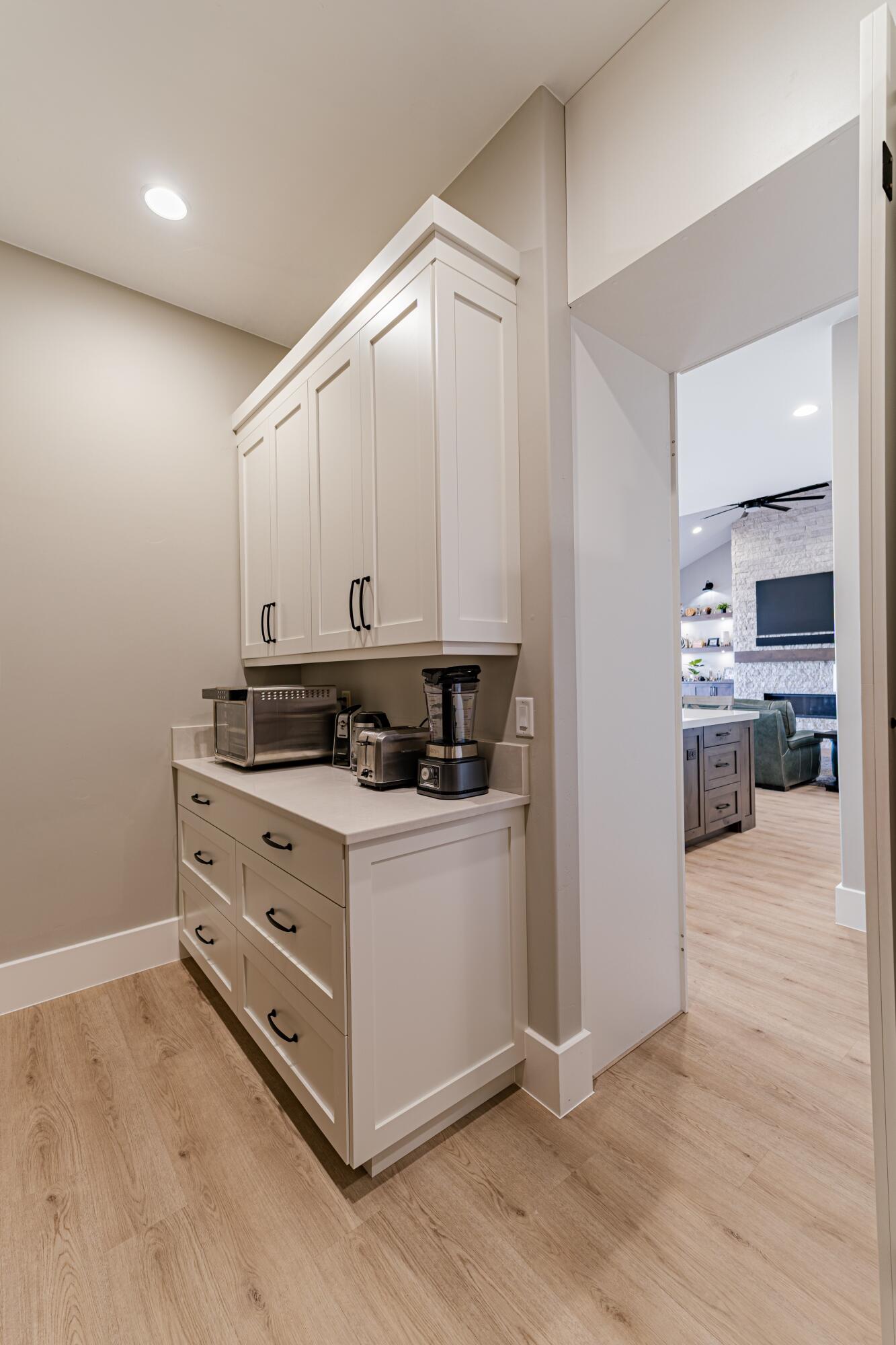 WASHINGTON VISTA - Residential