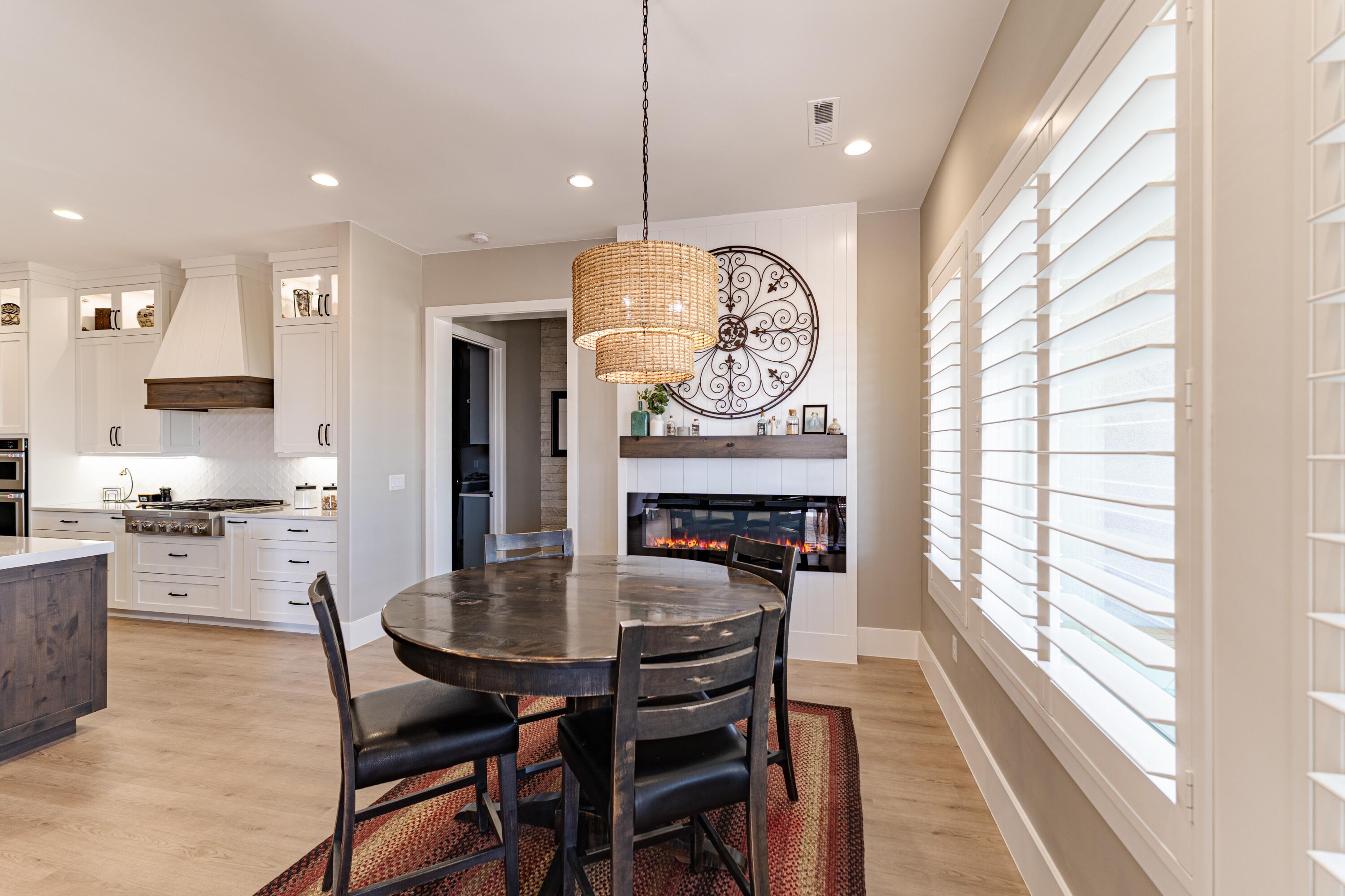 WASHINGTON VISTA - Residential