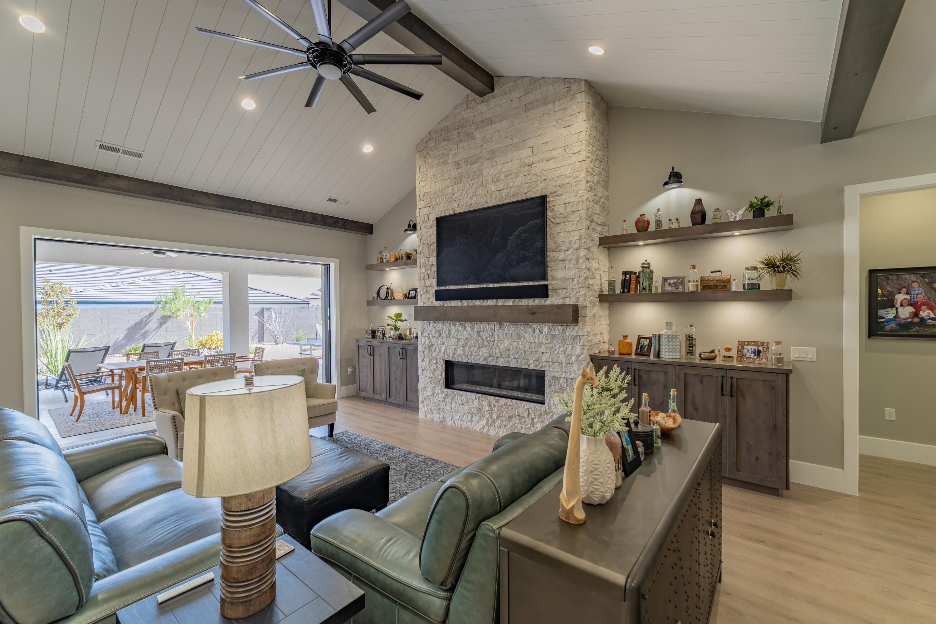 WASHINGTON VISTA - Residential