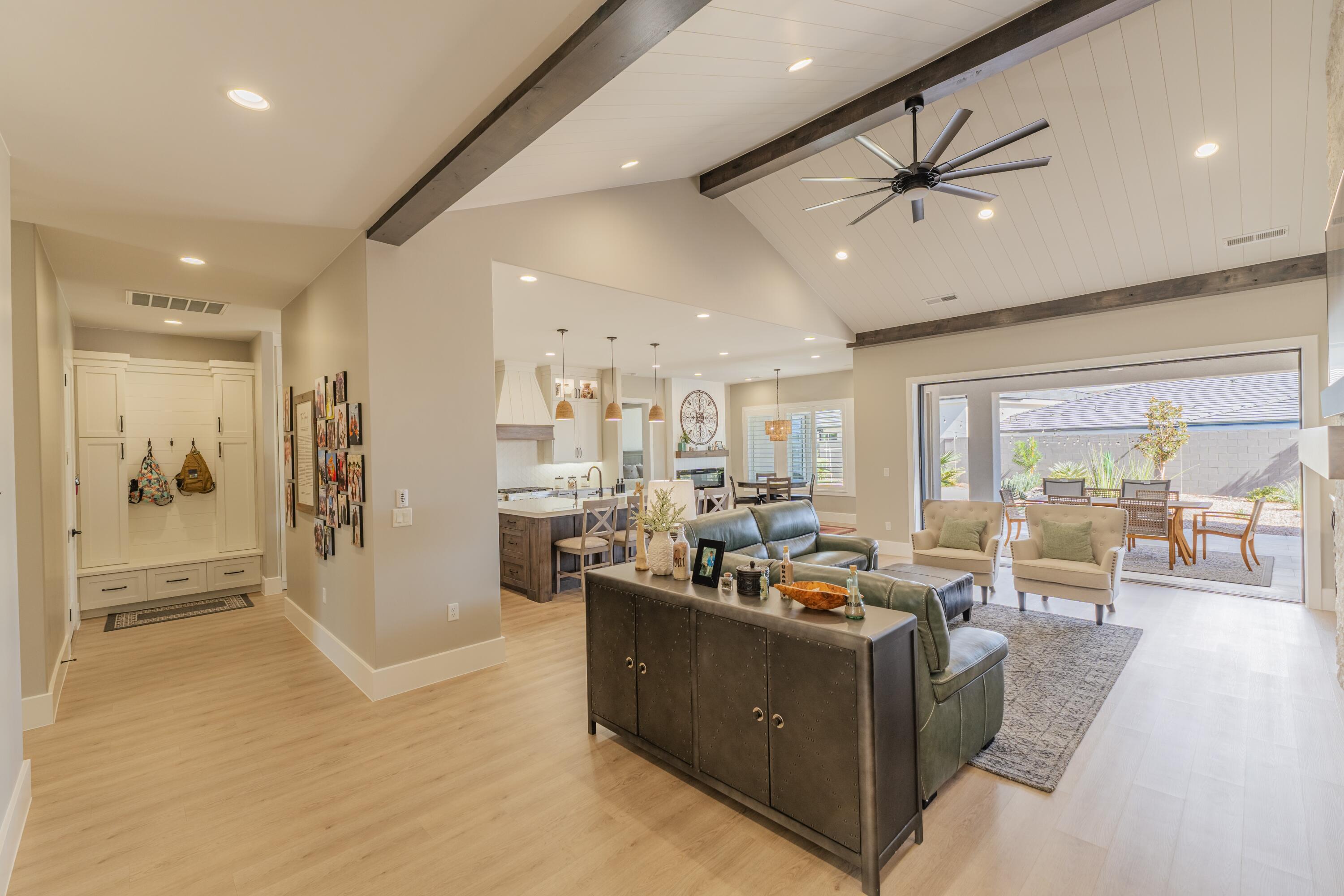 WASHINGTON VISTA - Residential