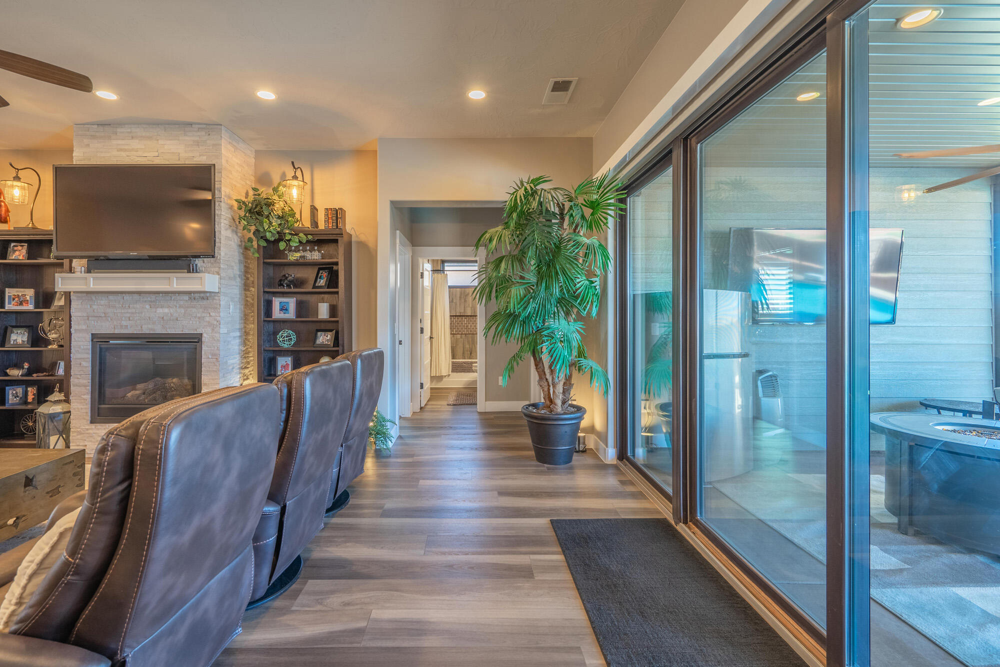 CROSS ROADS AT STUCKI FARMS - Residential