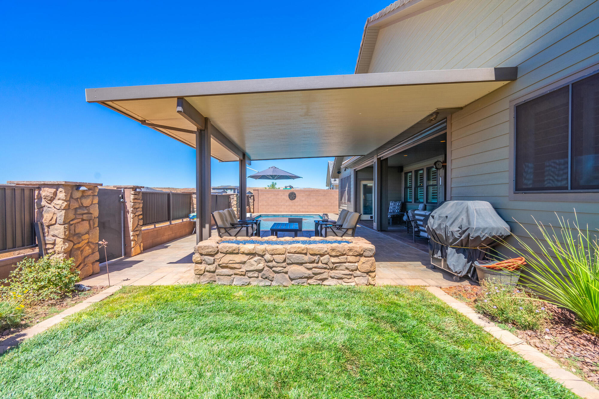 CROSS ROADS AT STUCKI FARMS - Residential