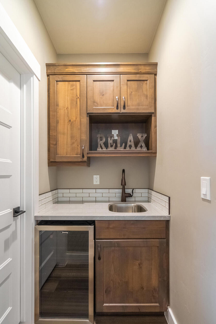 CROSS ROADS AT STUCKI FARMS - Residential