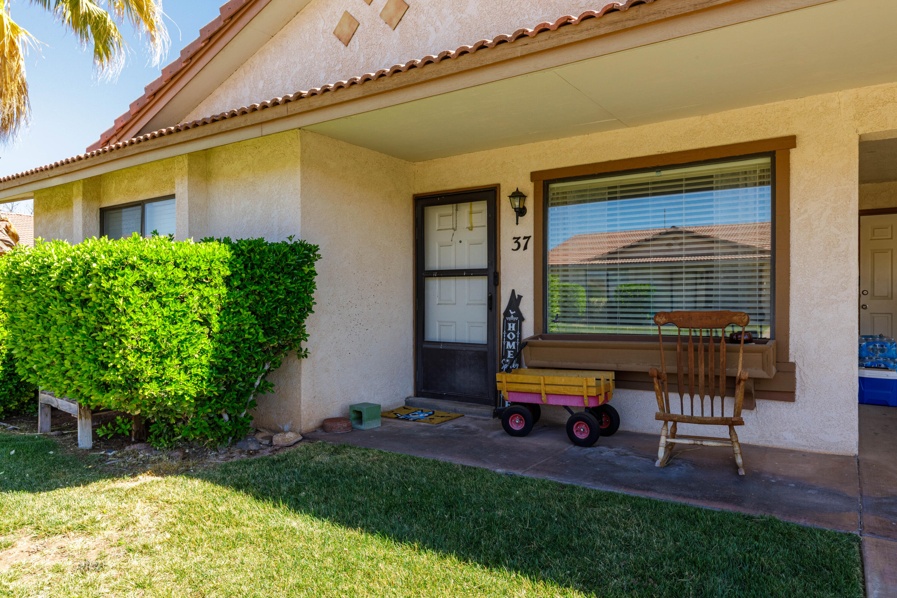 SPANISH PALMS TOWNHOMES - Residential