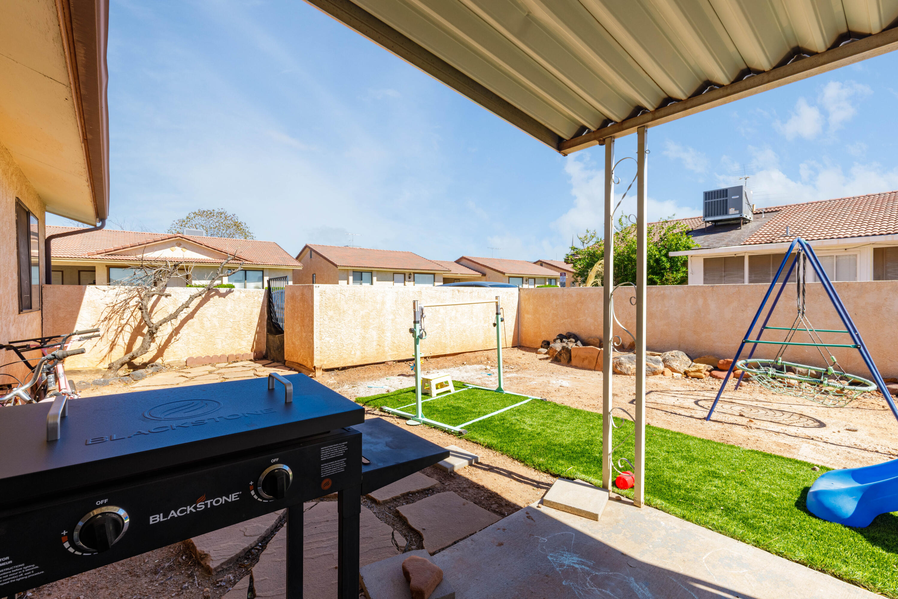 SPANISH PALMS TOWNHOMES - Residential