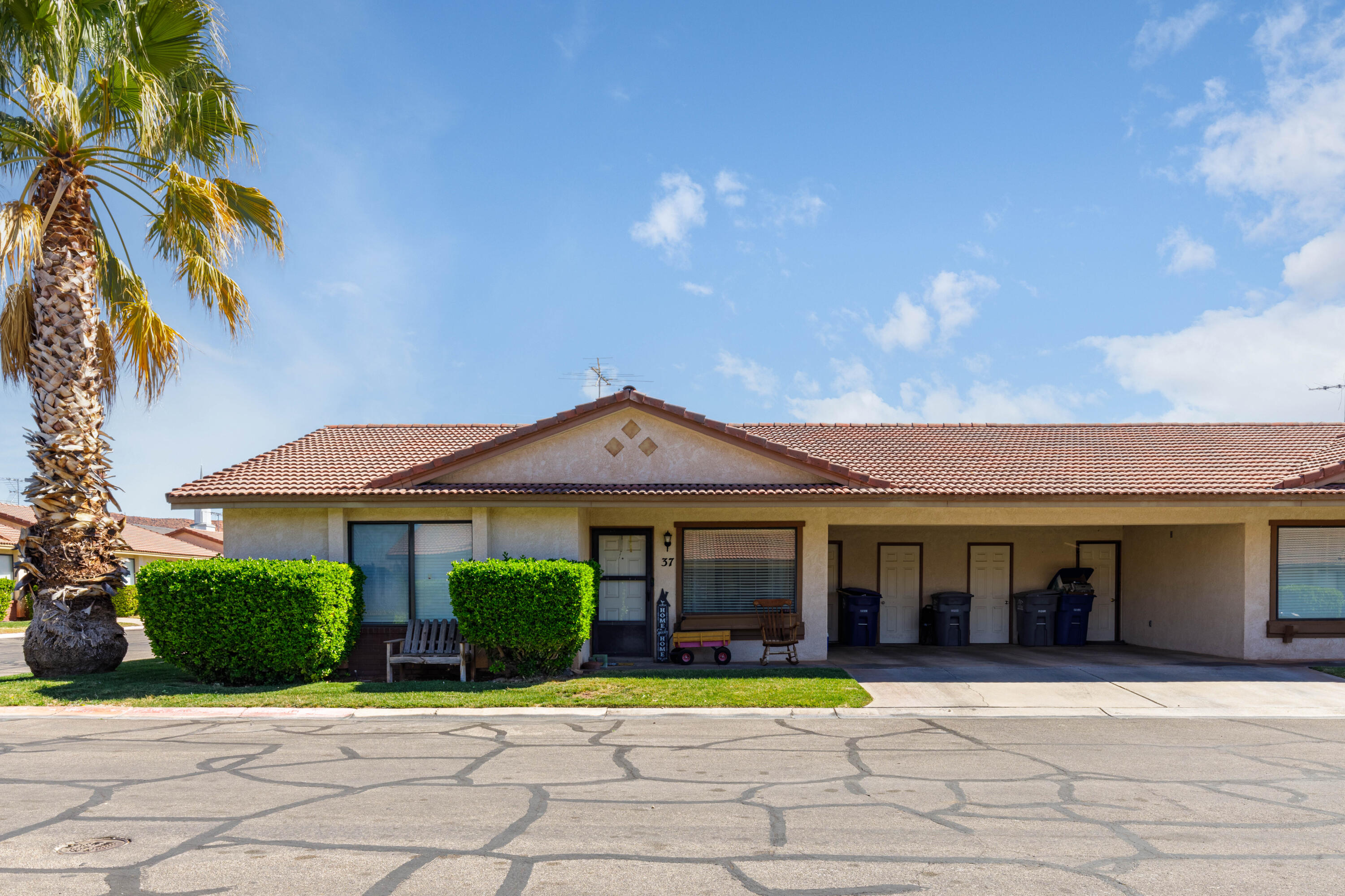 SPANISH PALMS TOWNHOMES - Residential