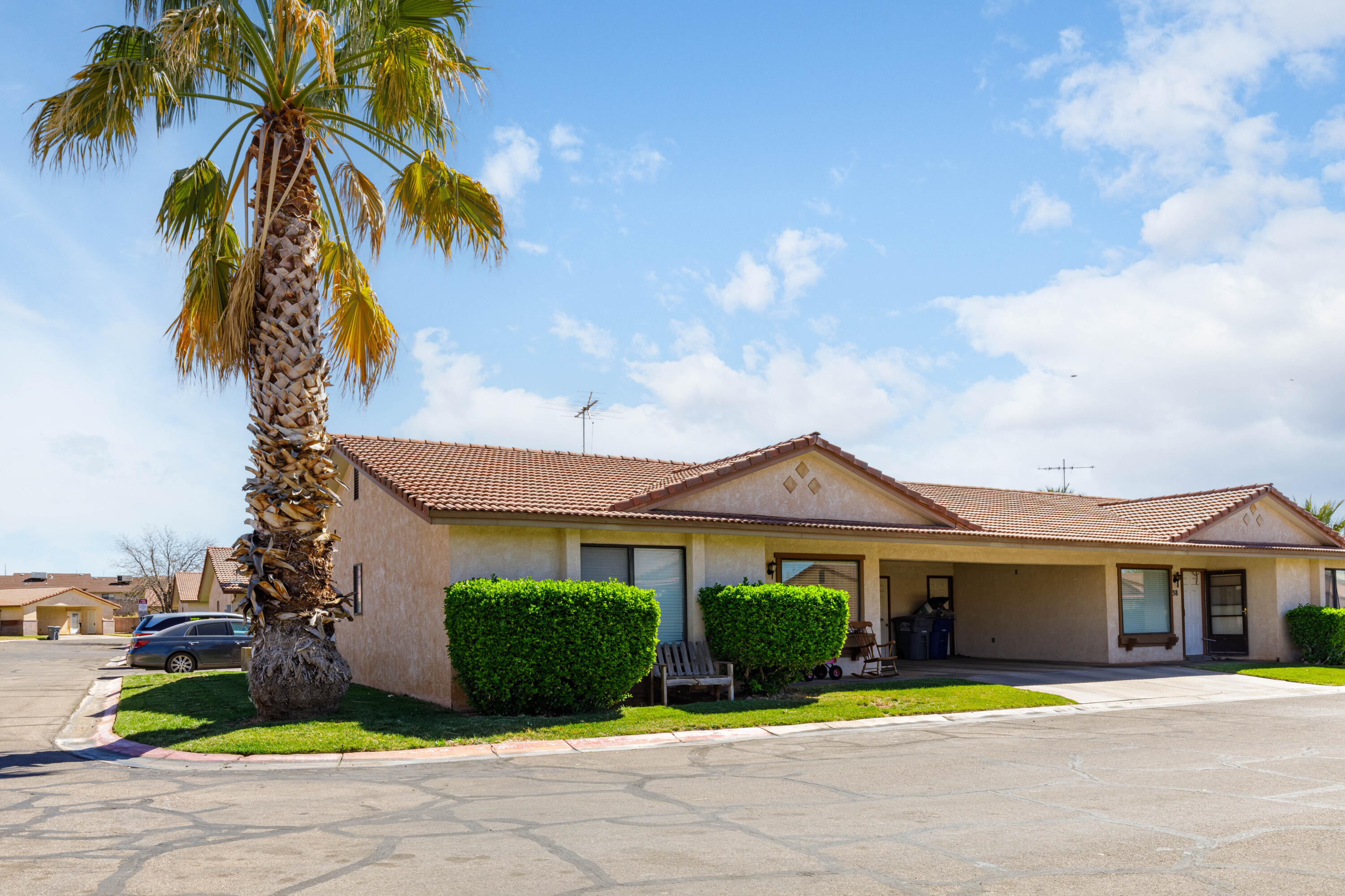 SPANISH PALMS TOWNHOMES - Residential