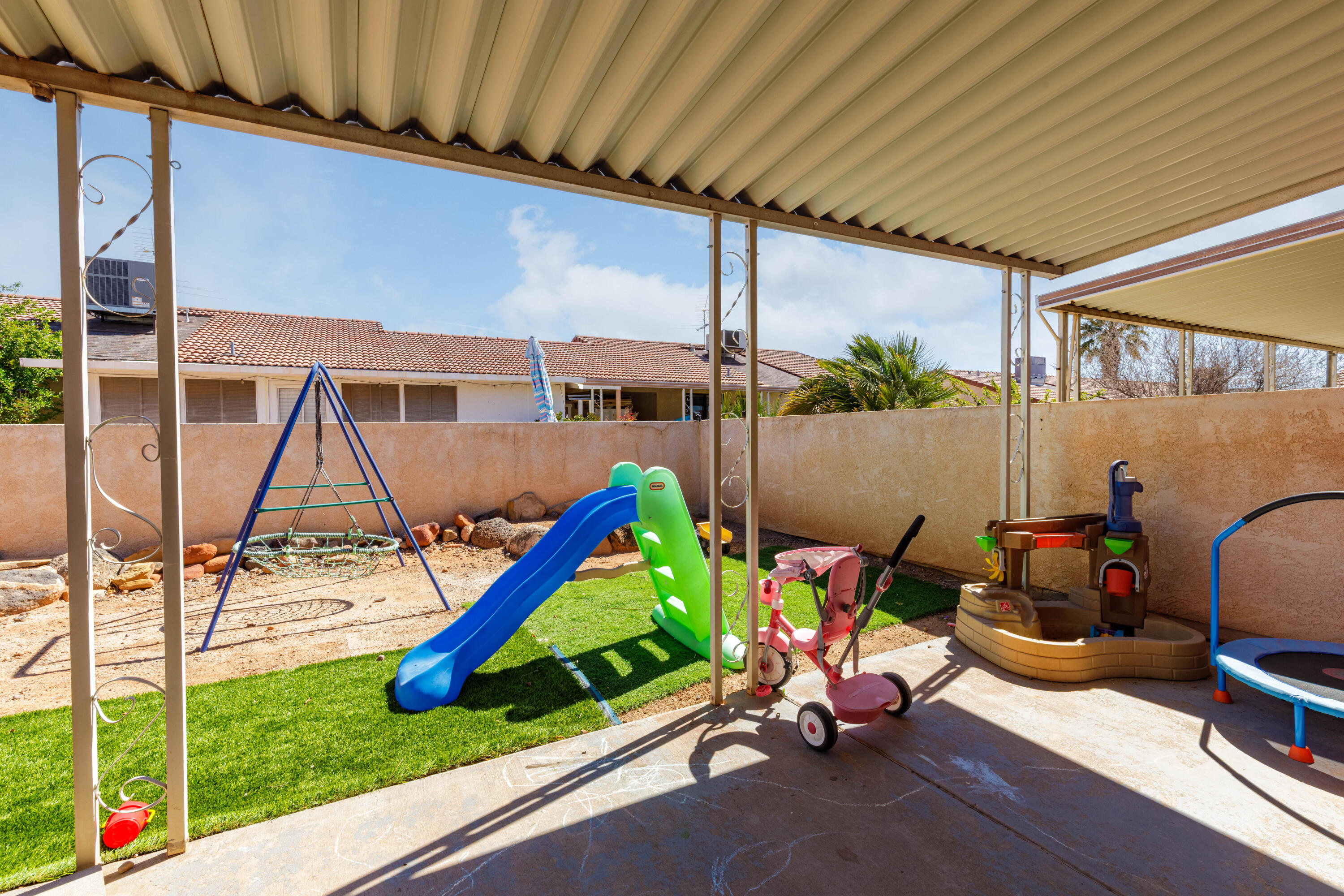 SPANISH PALMS TOWNHOMES - Residential