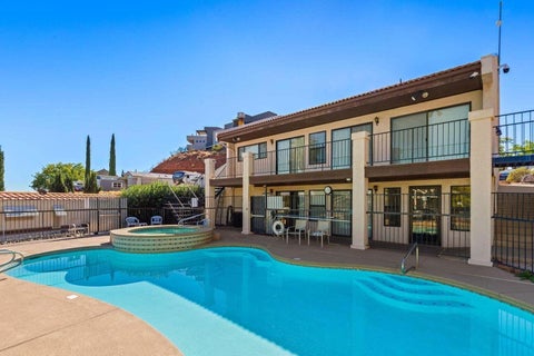 Tiny photo for 840 N Twin Lakes DR, Saint George, UT 84770 (MLS # 26-273416)