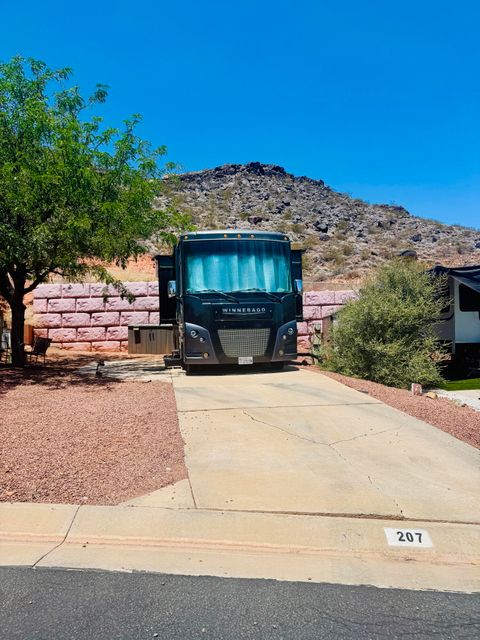 Tiny photo for 840 N Twin Lakes DR, Saint George, UT 84770 (MLS # 26-273416)